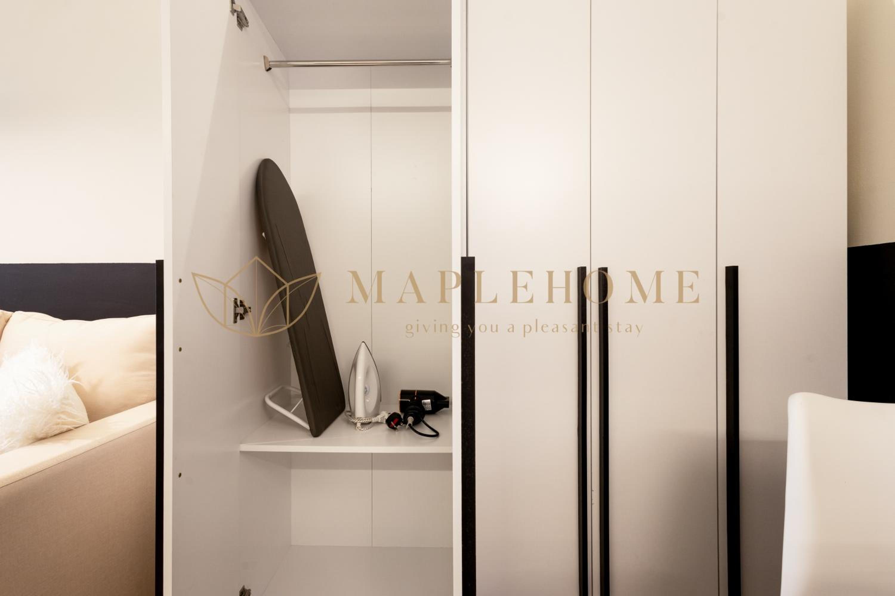 Premier Queen Suite - Photo 8