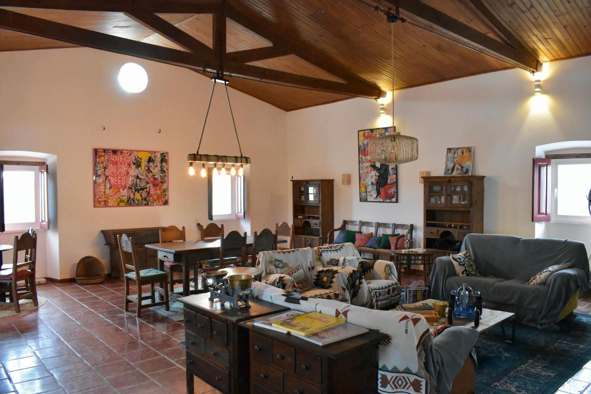 Five-Bedroom House photo 1