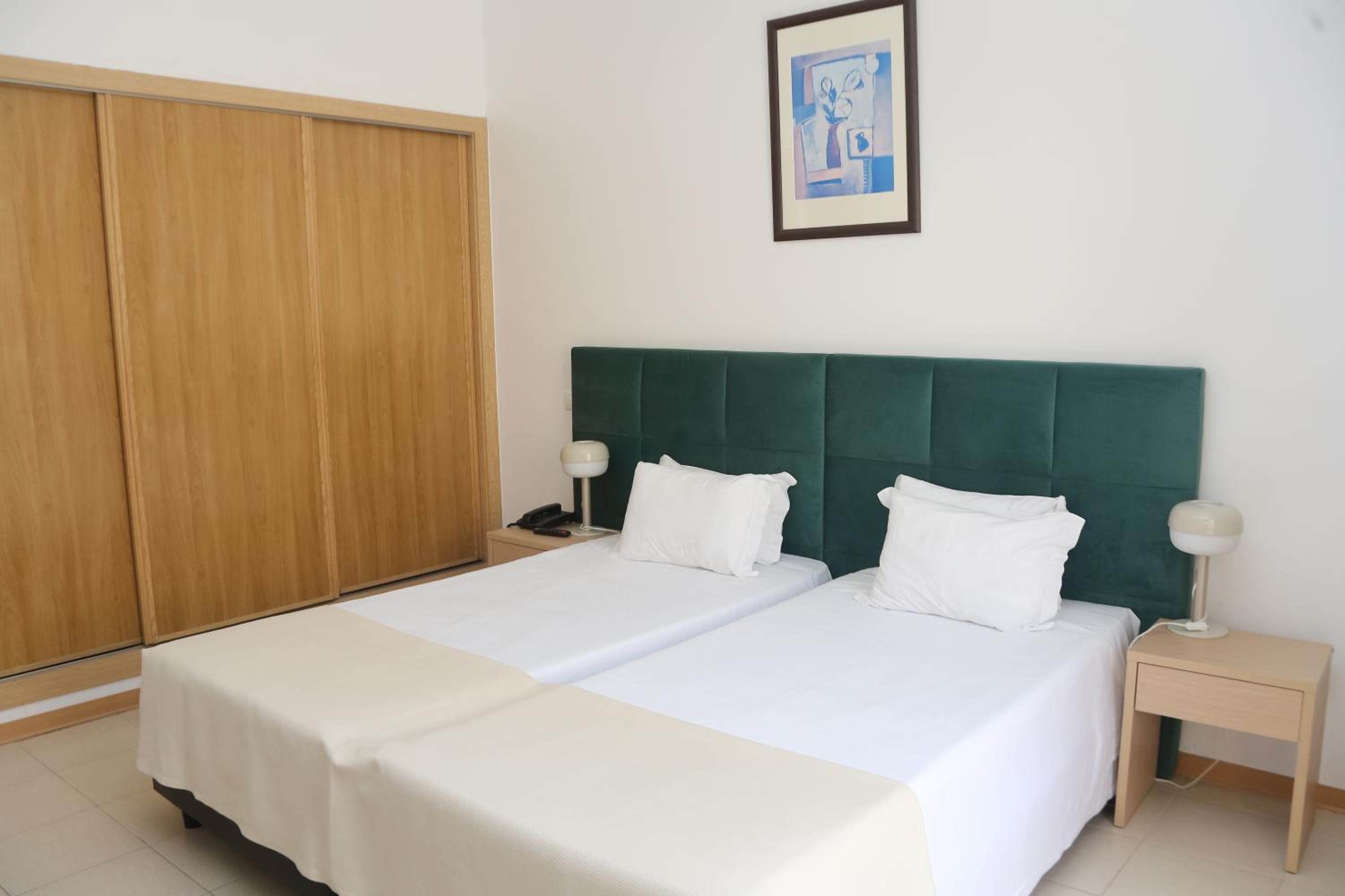 Double or Twin Room with Side Sea View photo 2