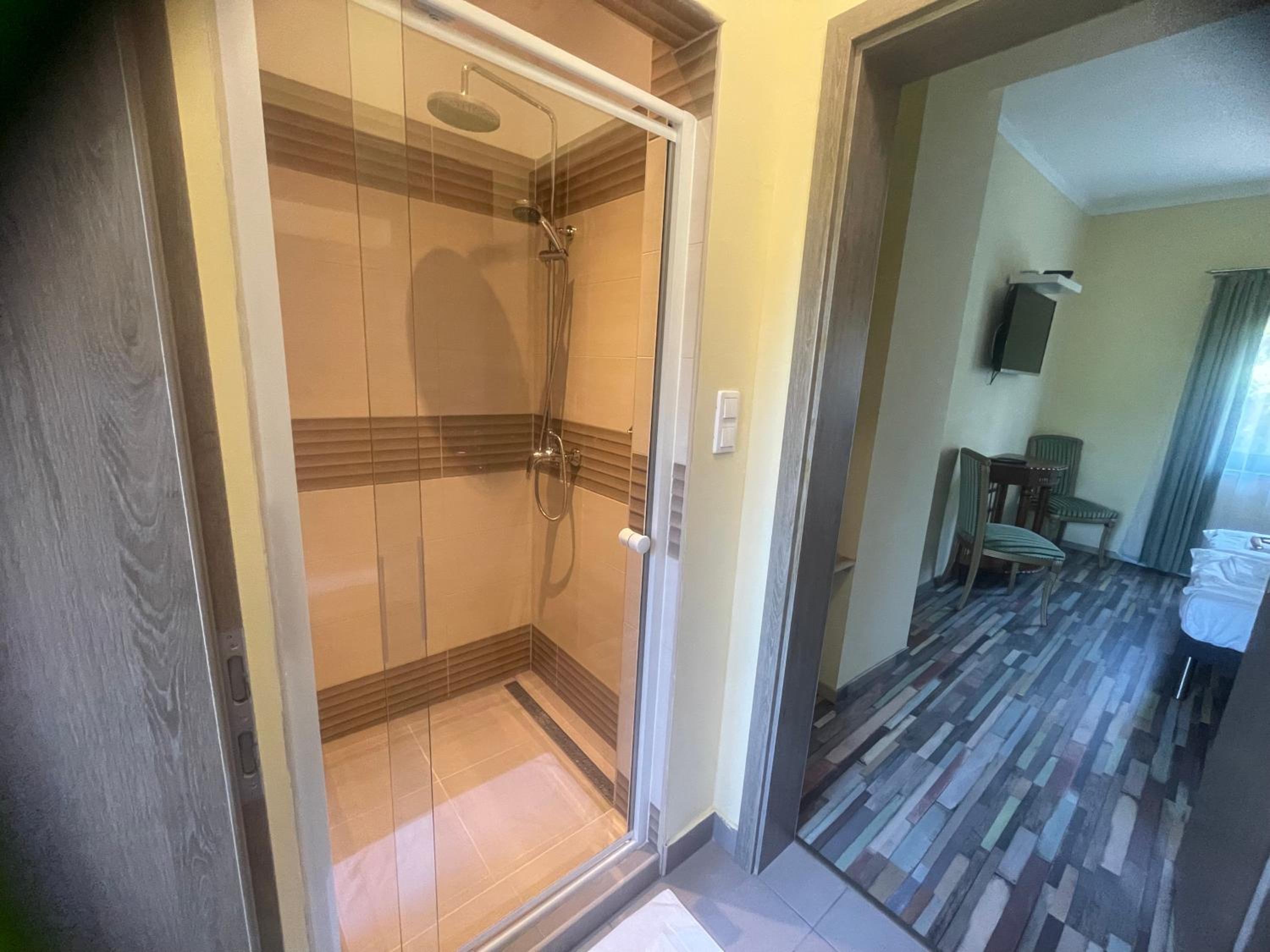 Standard Double or Twin Room photo 2