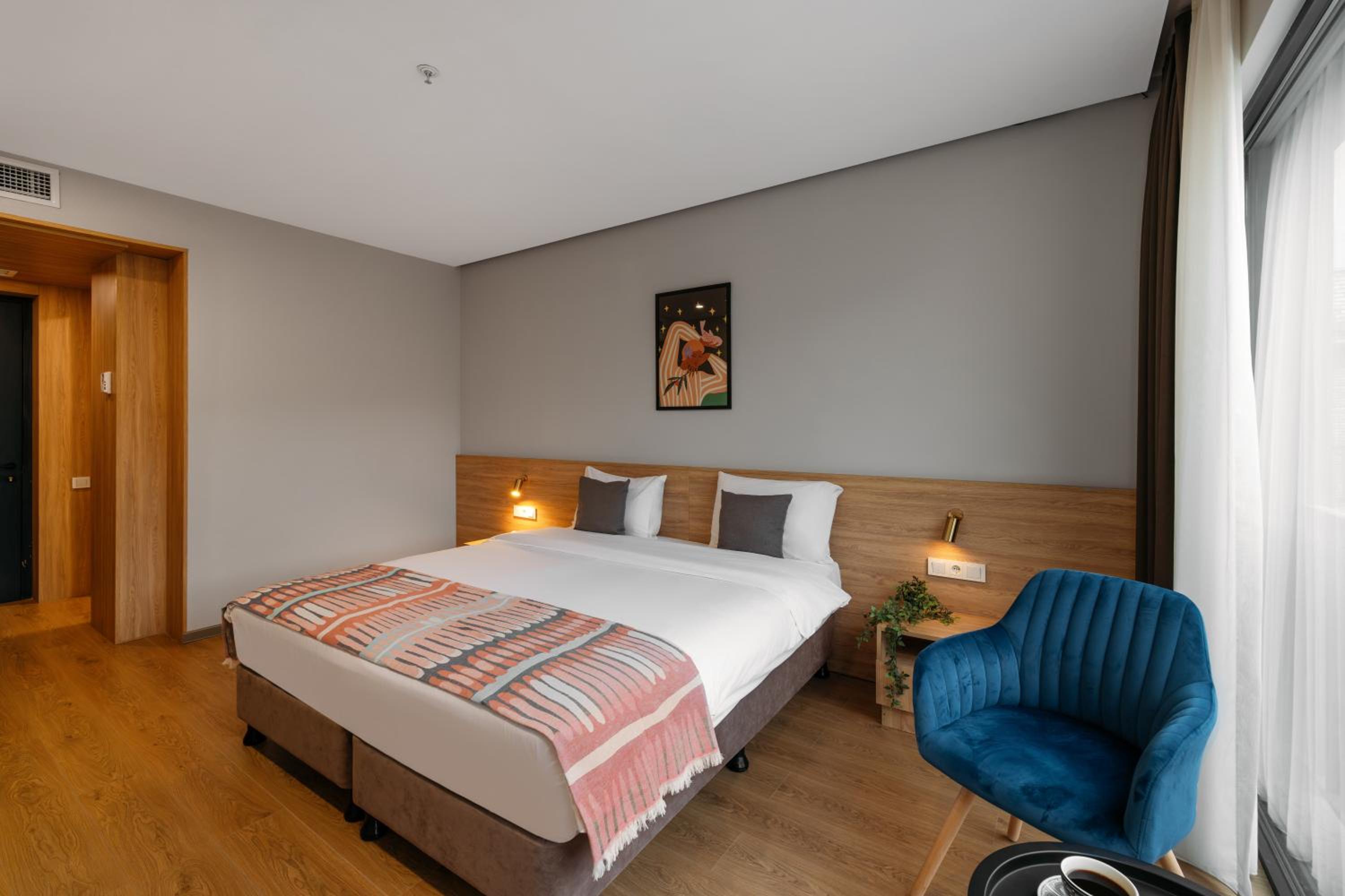 Double Room with Mountain View - Photo 3