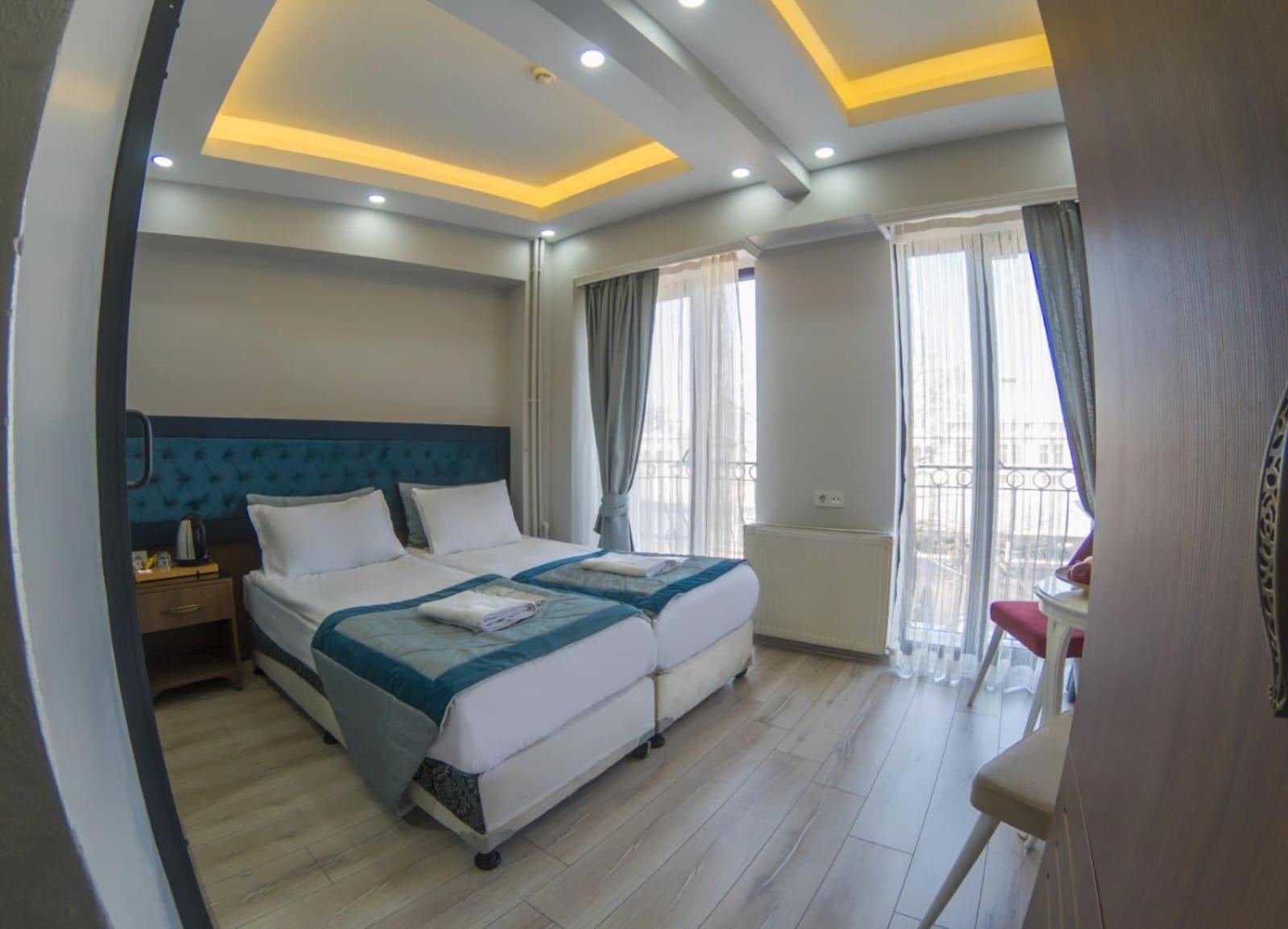 Double Room with Balcony and Sea View photo 2