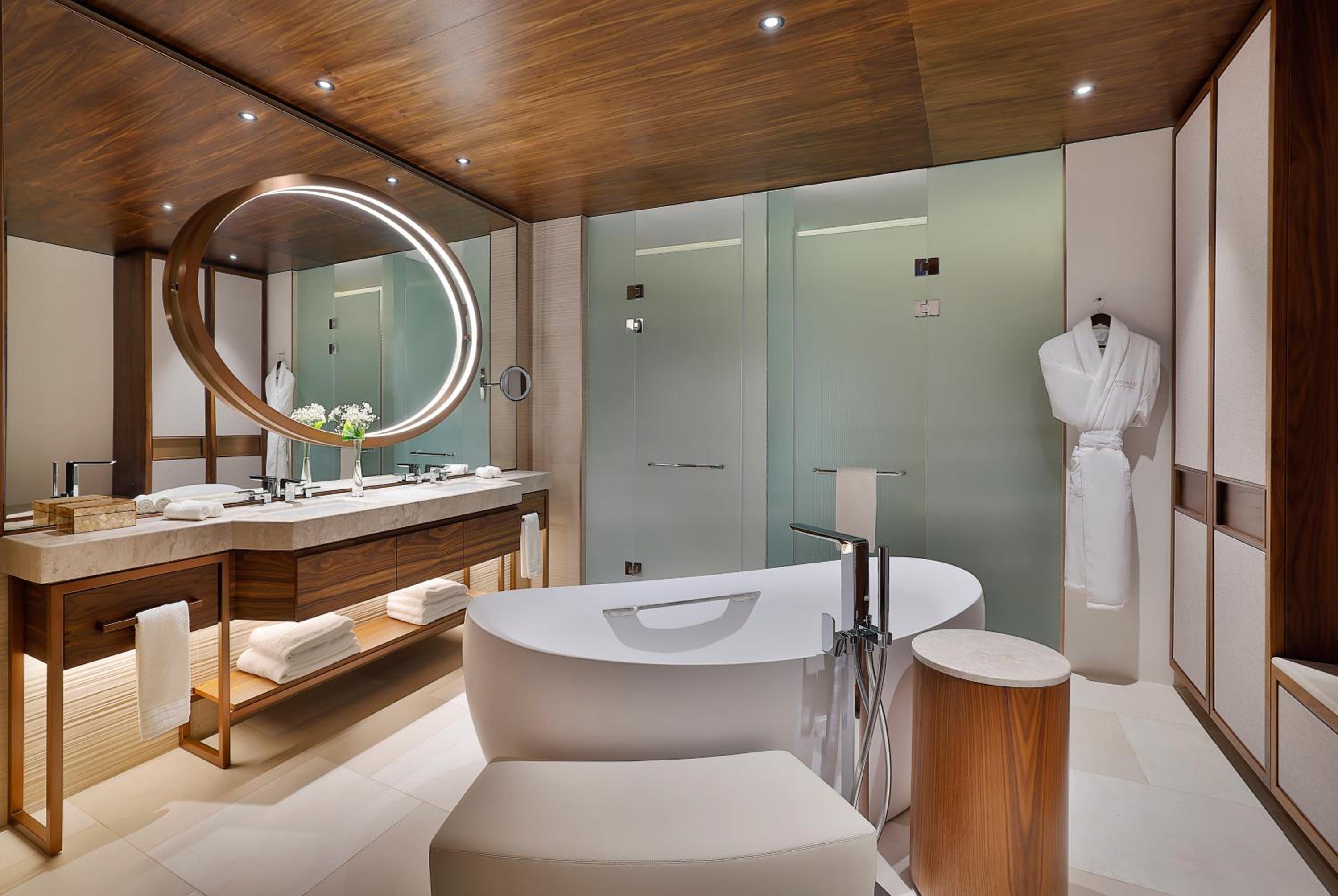 Premier King Room - Photo 2