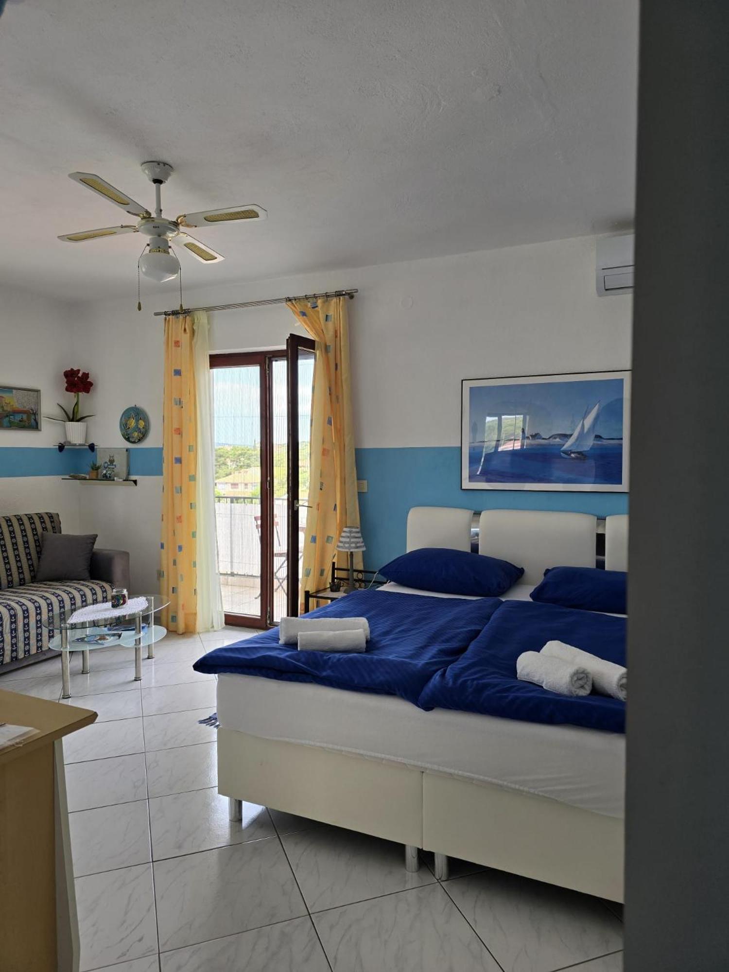 Studio Apartment with Sea View photo 3