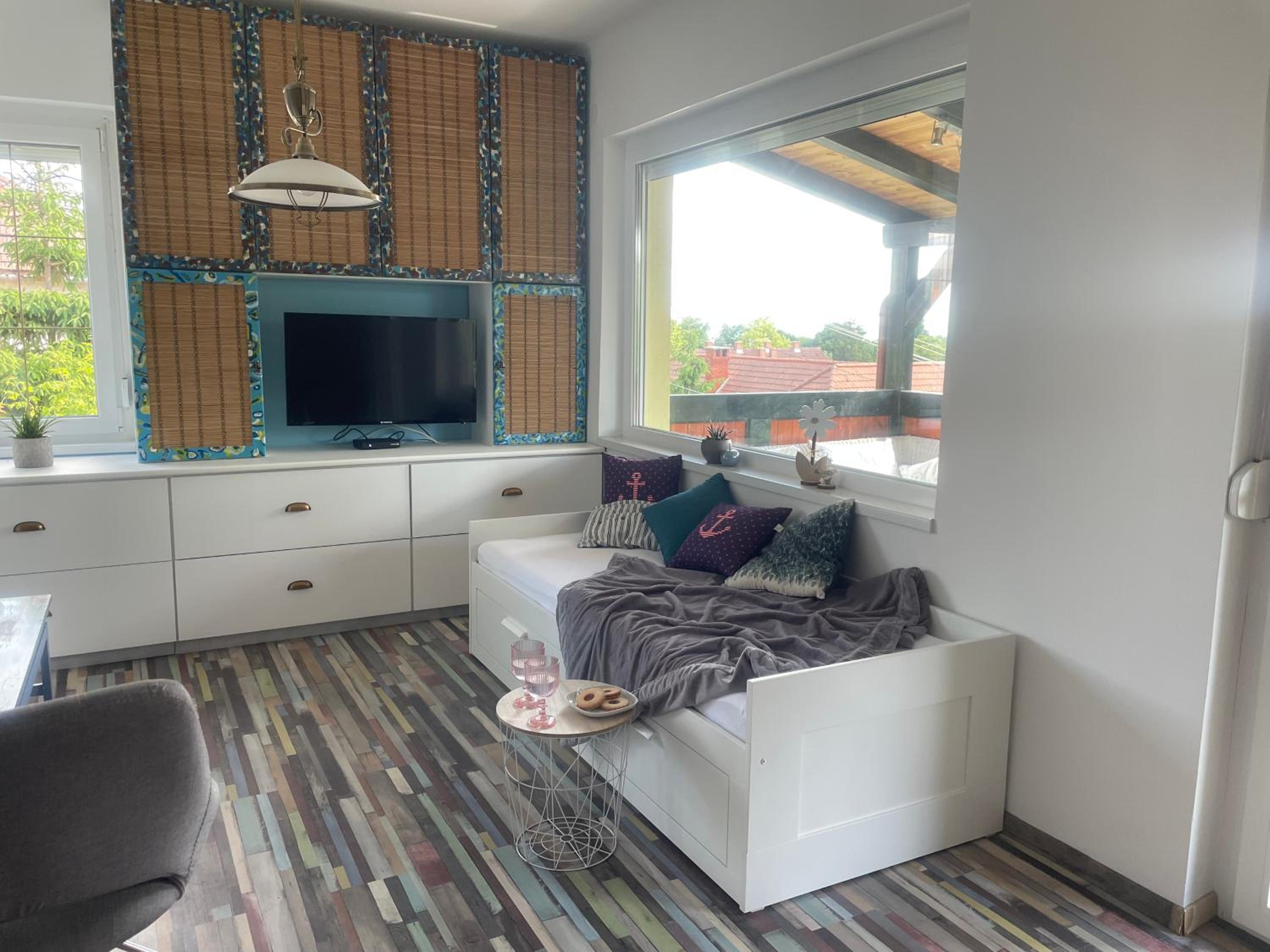 One-Bedroom Apartment with Terrace photo 2