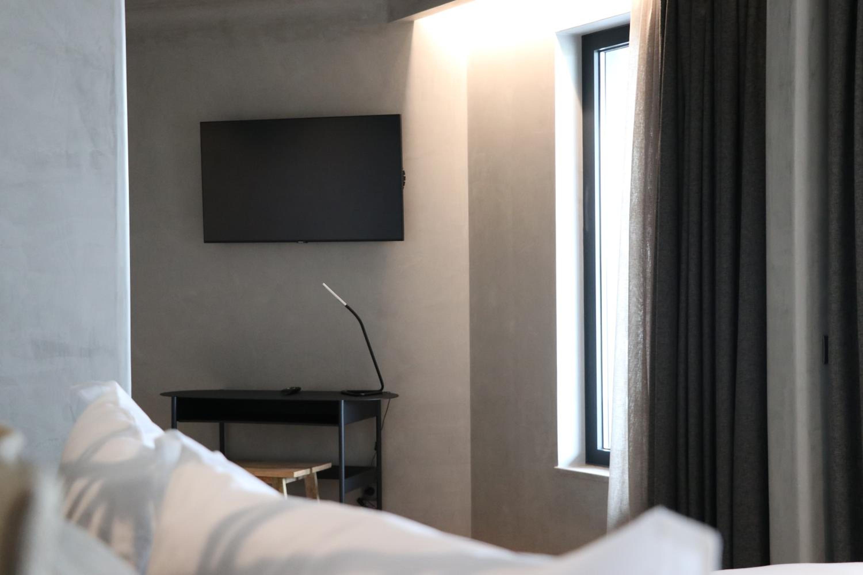 Suite - Photo 7