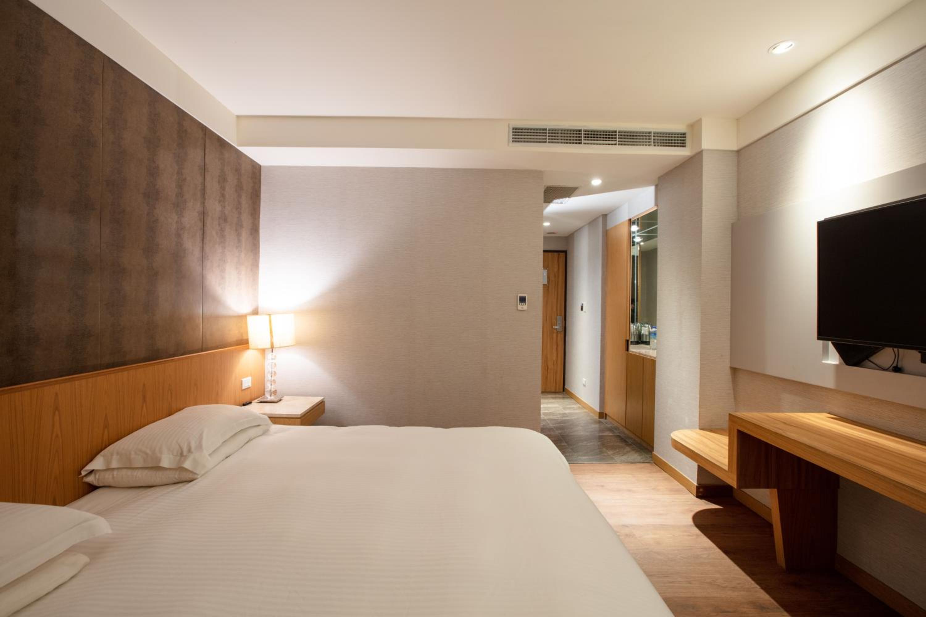 Premier Deluxe Room photo 2