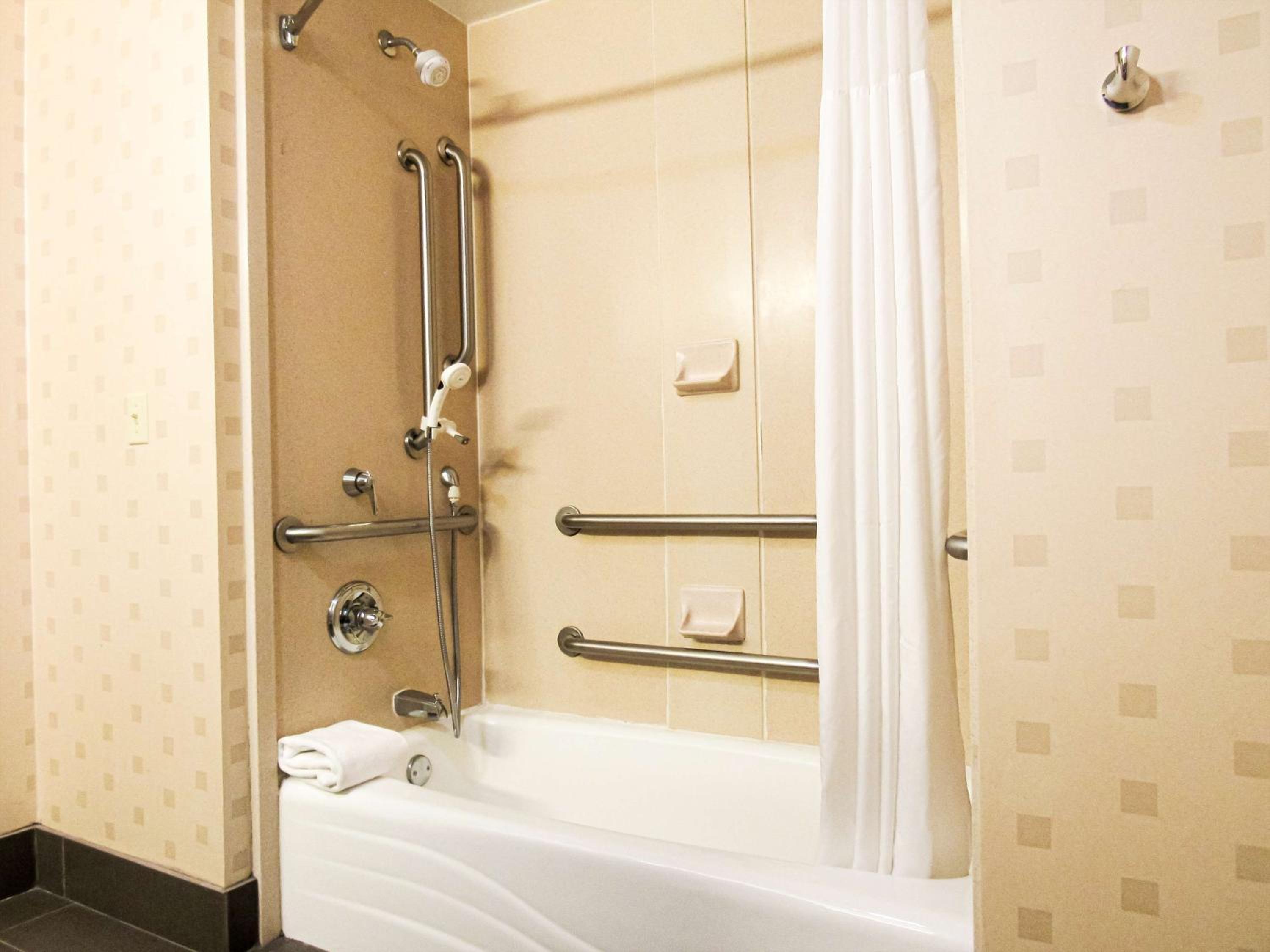 King Room with King Bed - Non-Smoking - Photo 8