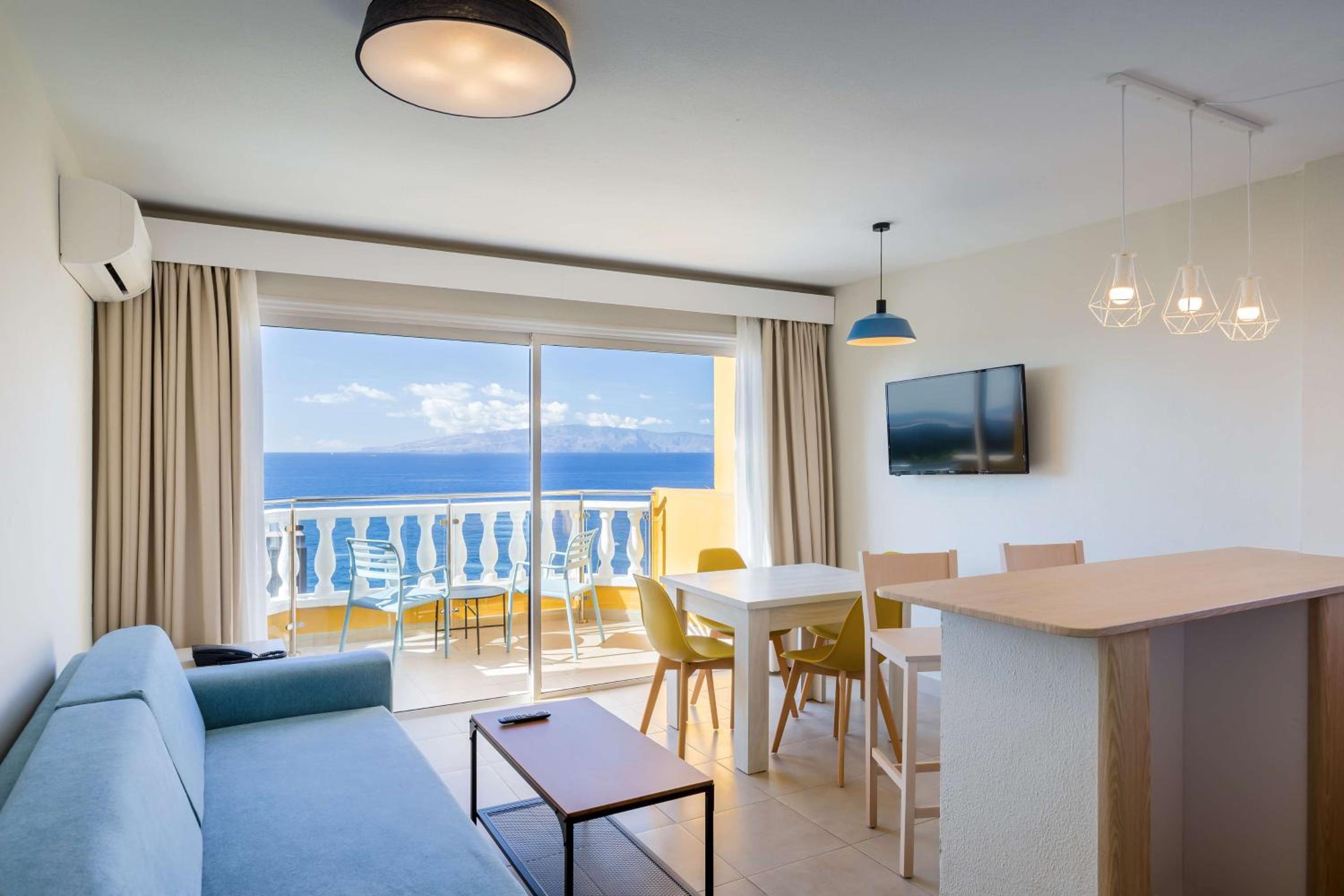 Apartment with Sea View (2 Adults + 1 Child) thumbnail 6