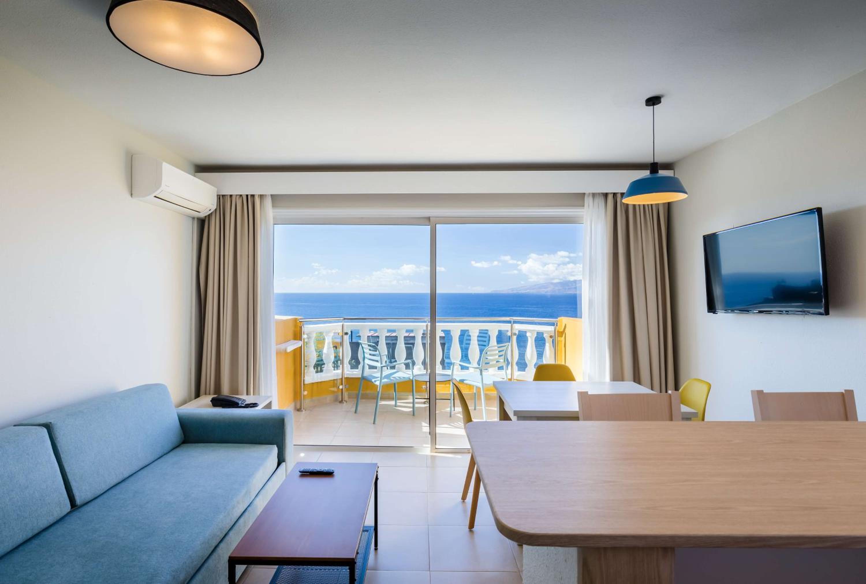 Apartment with Sea View (2 Adults + 2 Children)