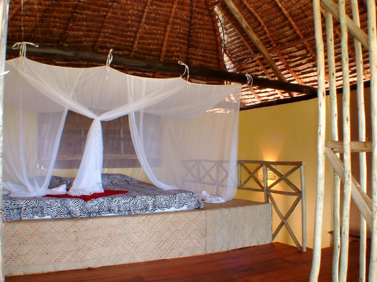 Double or Twin Chalet with Balcony photo 3