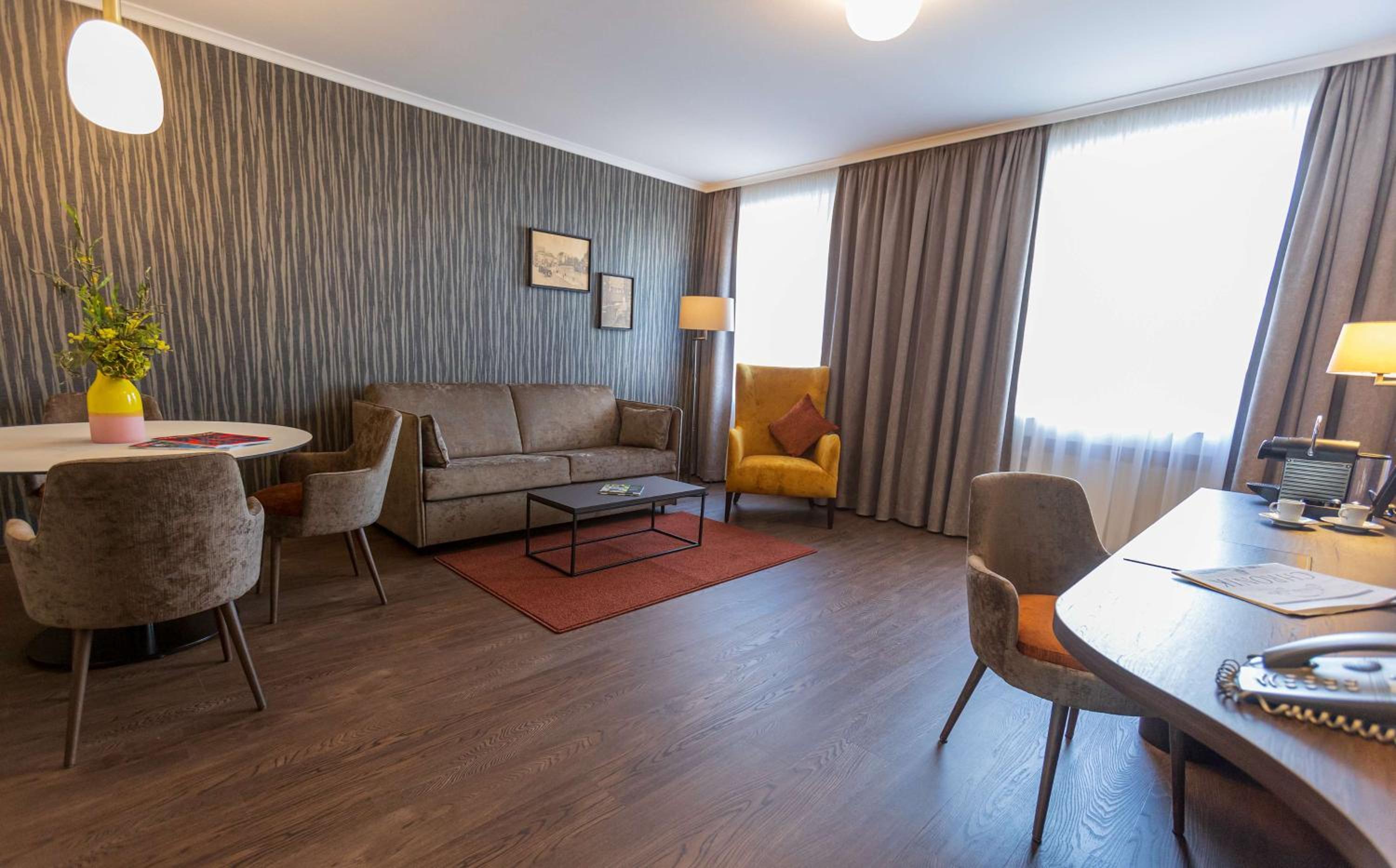 One-Bedroom Suite photo 3