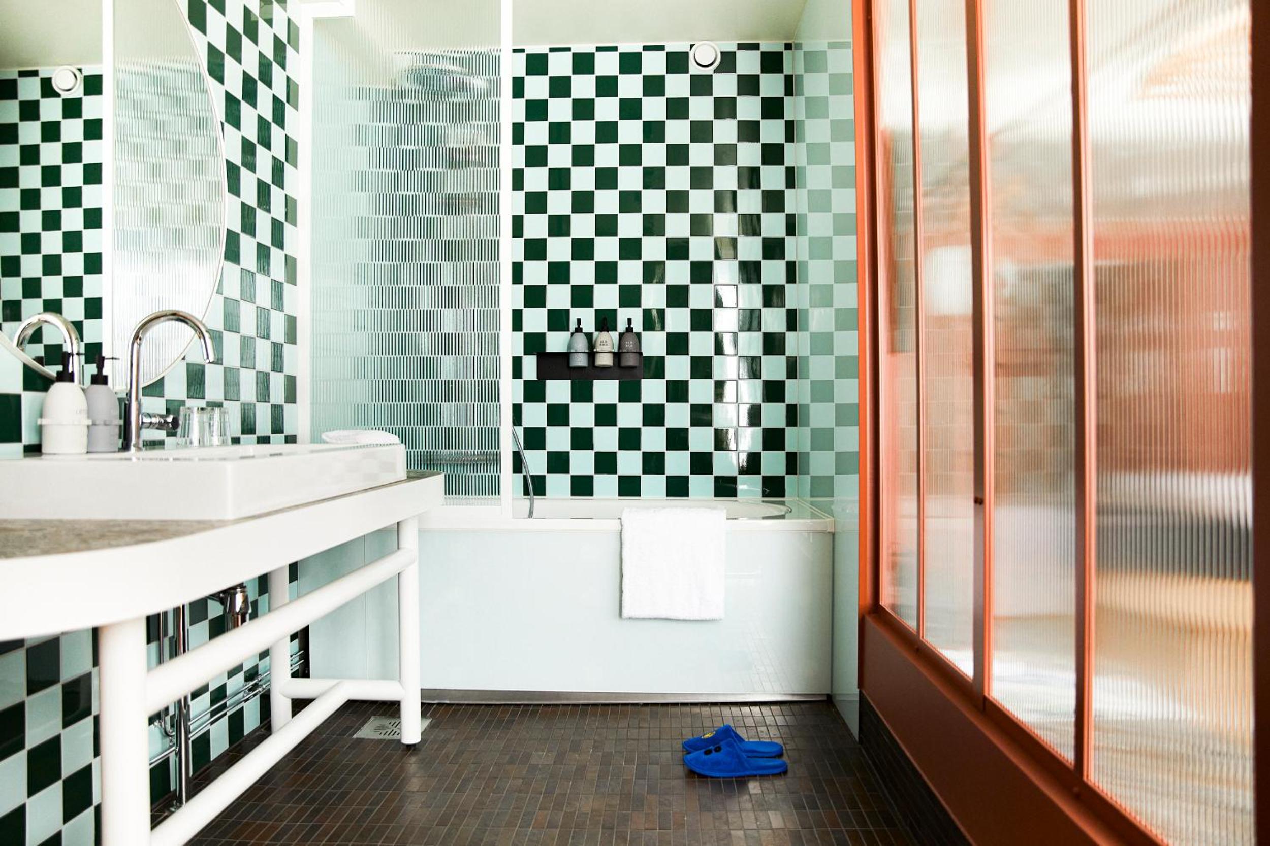Large Double Room - Photo 4
