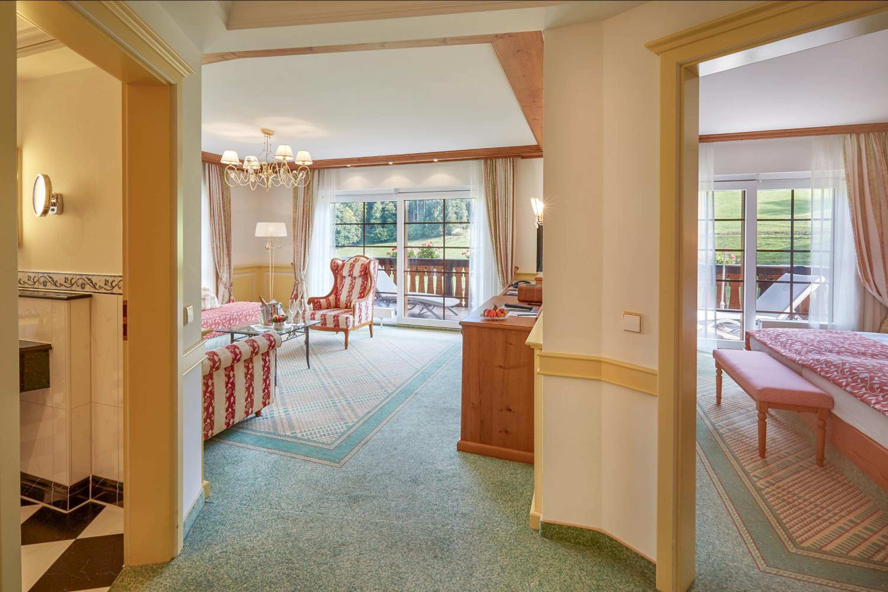 Suite with Balcony photo 3