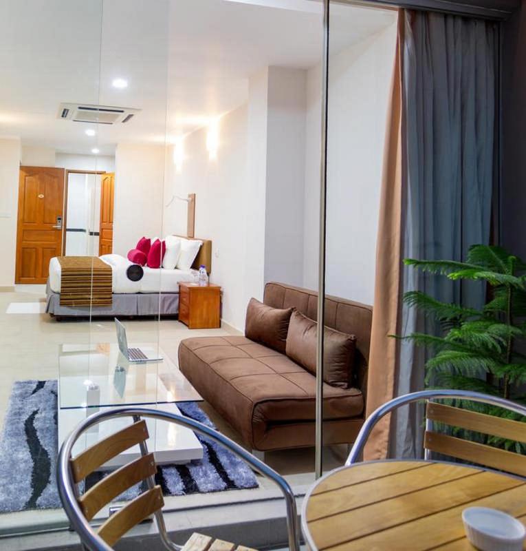 Deluxe Double Room (Free Return Airport Transfer and 10% of Food & Beverage)