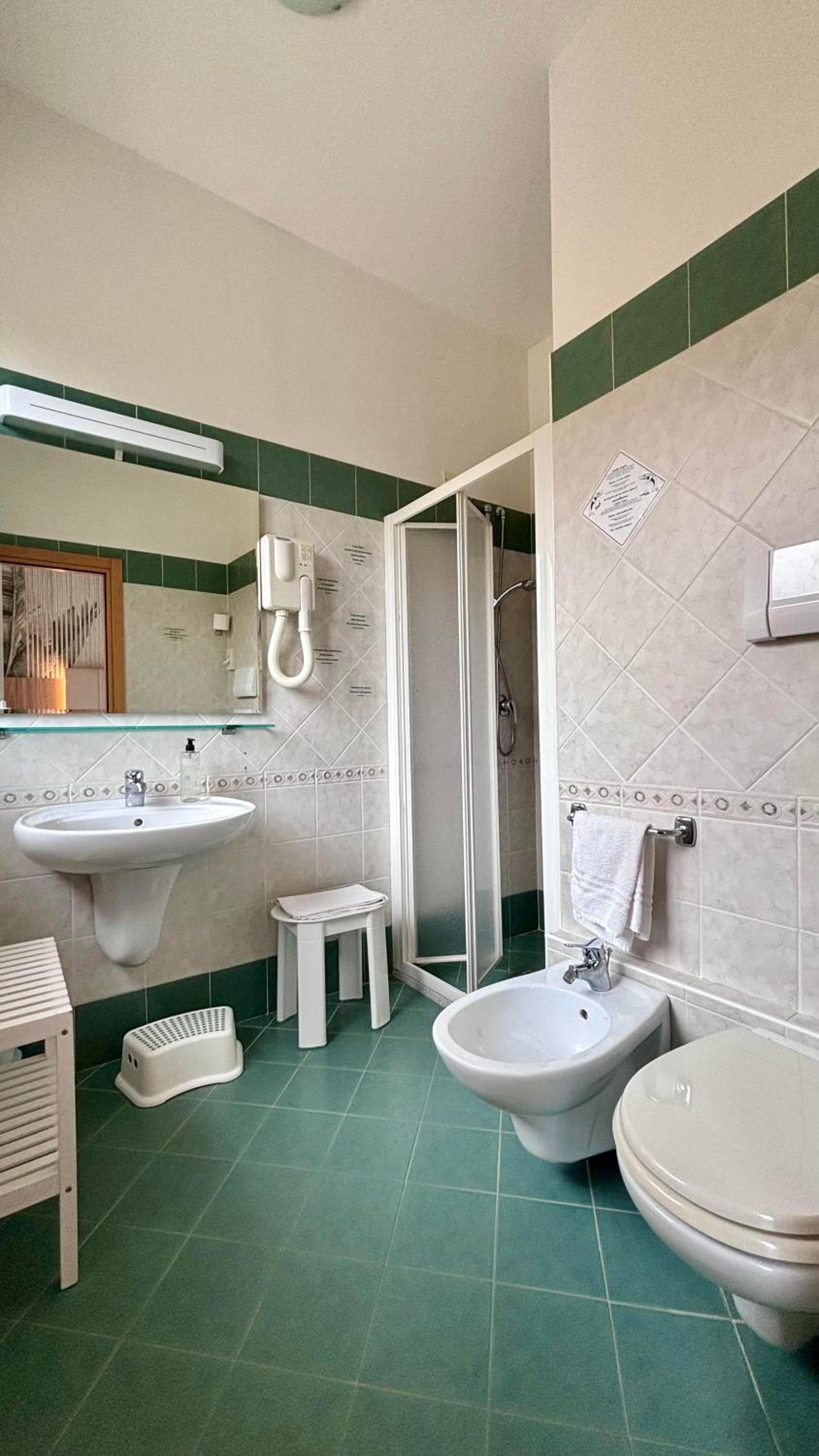 Standard Double Room photo 2