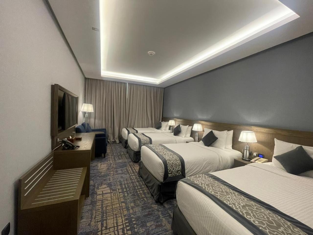 Quadruple Room - Photo 1