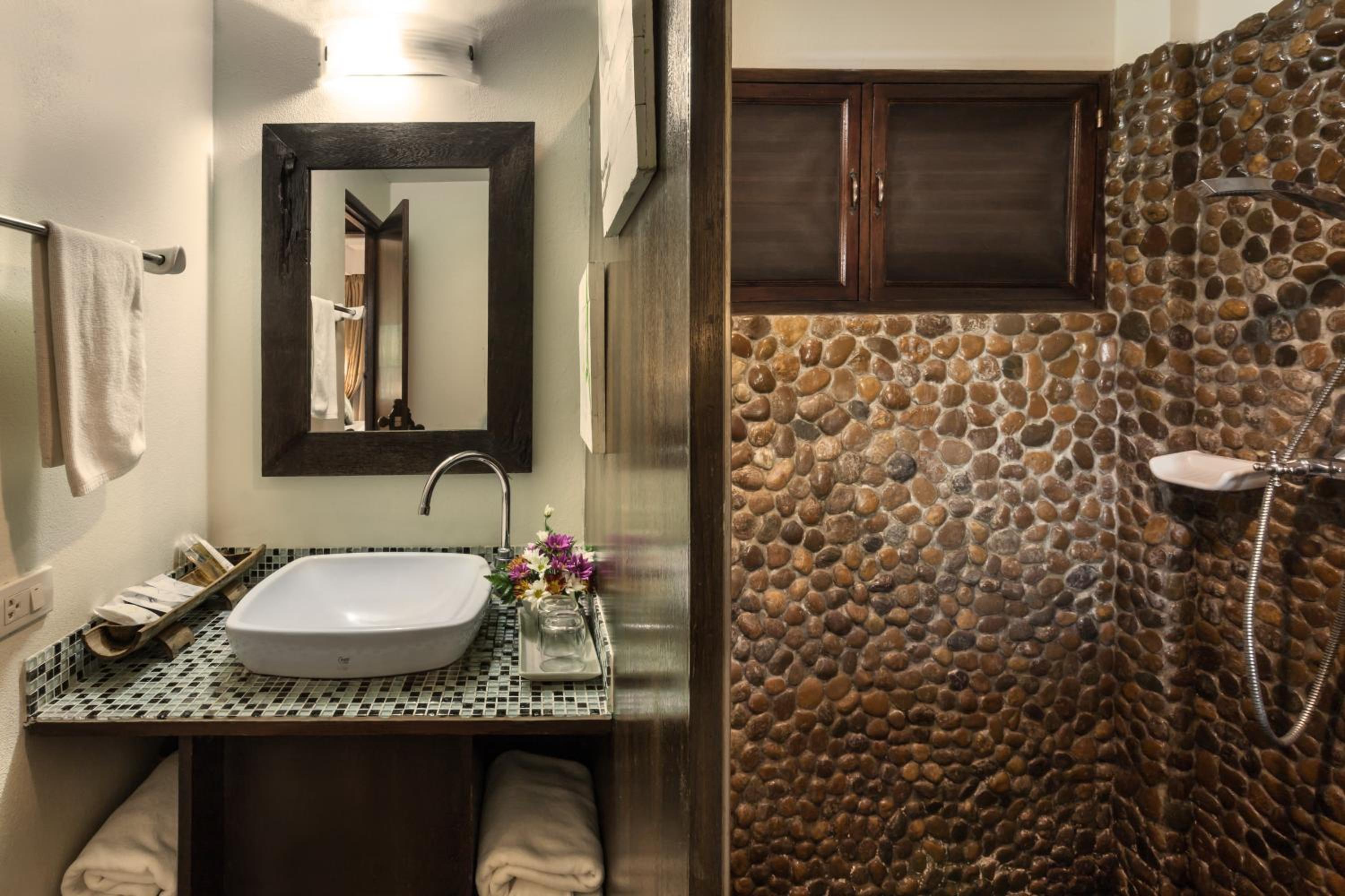 Superior Double or Twin Room with River View - Photo 4