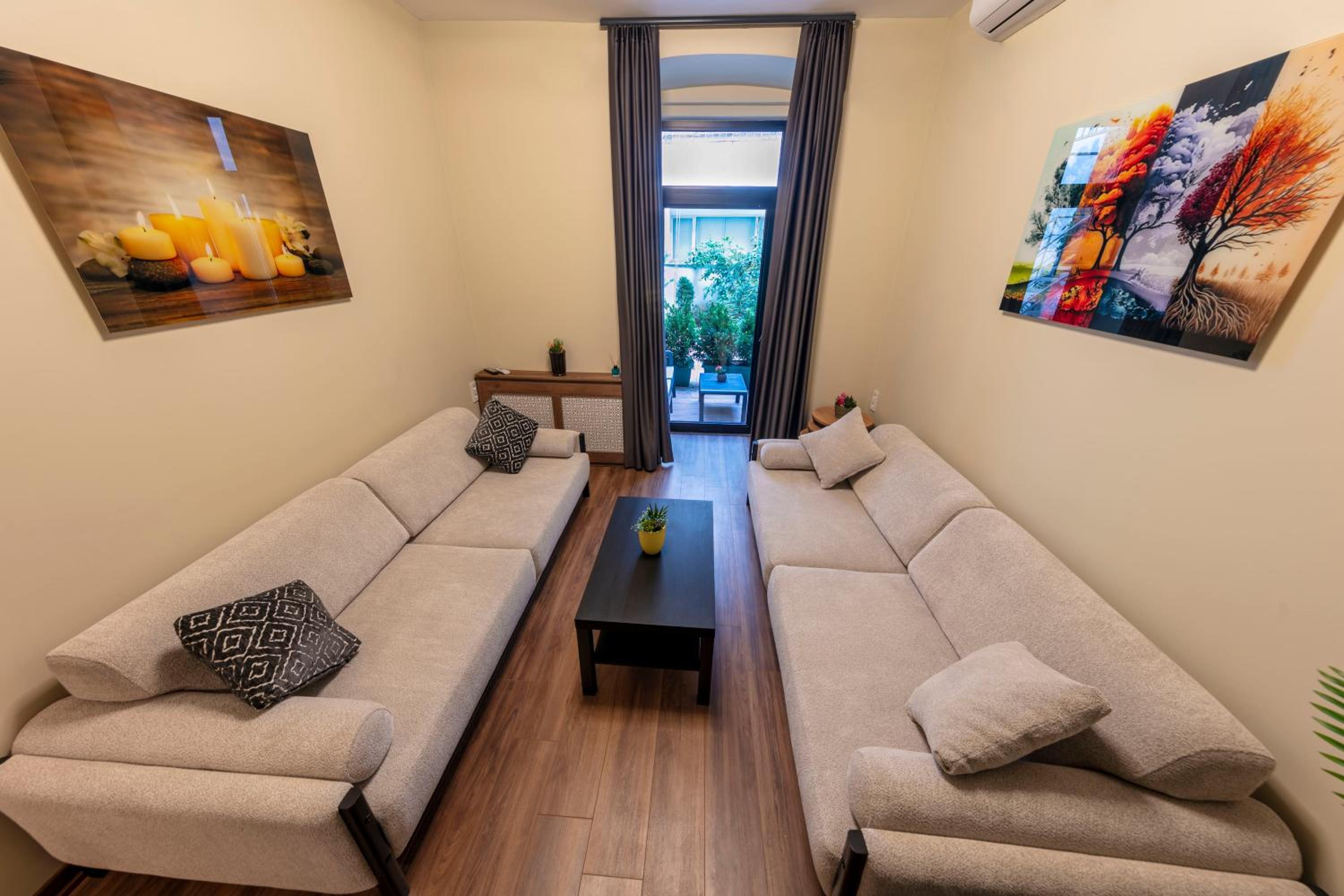 Suite with Garden View photo 3