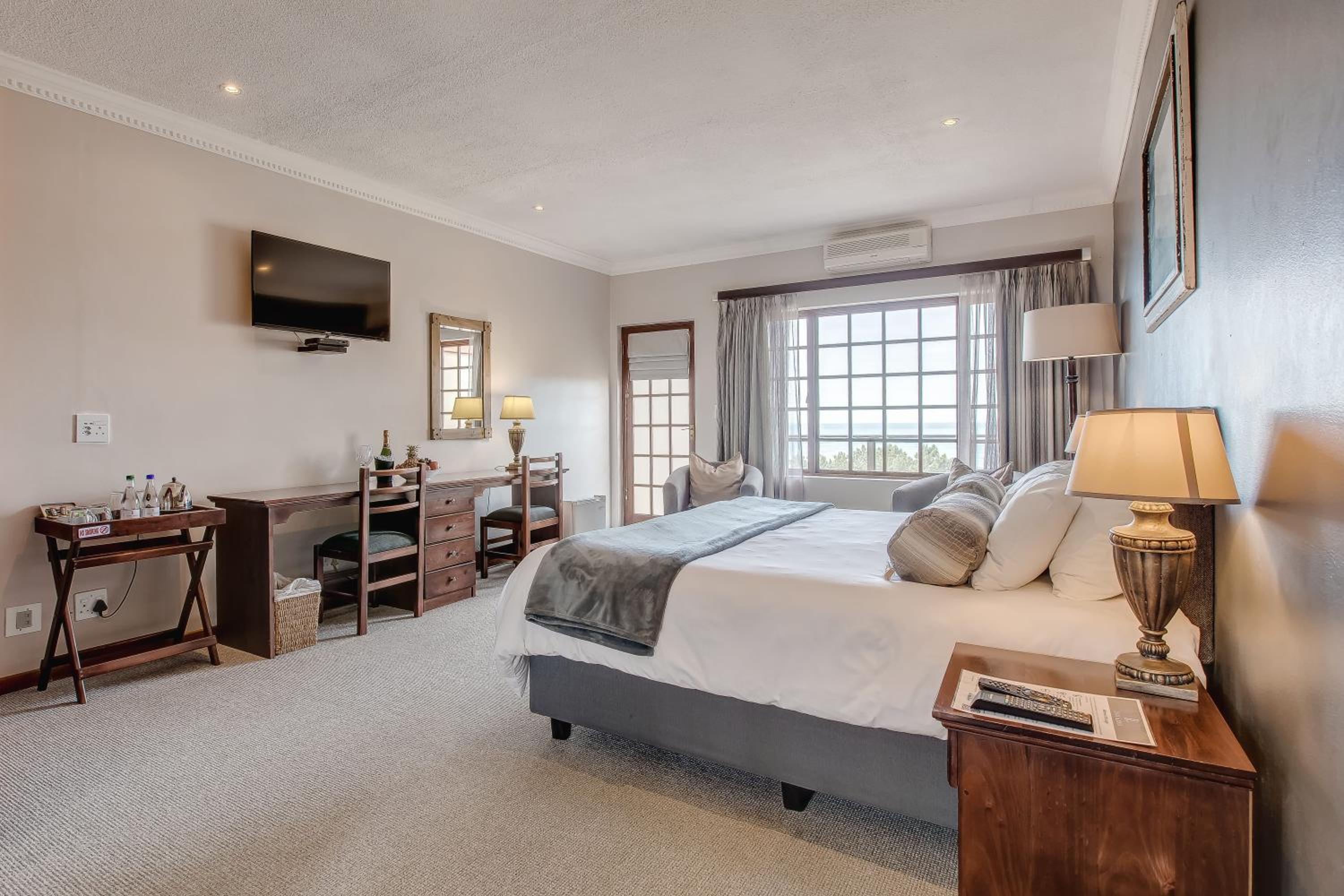 Deluxe Double or Twin Room with Ocean View photo 1