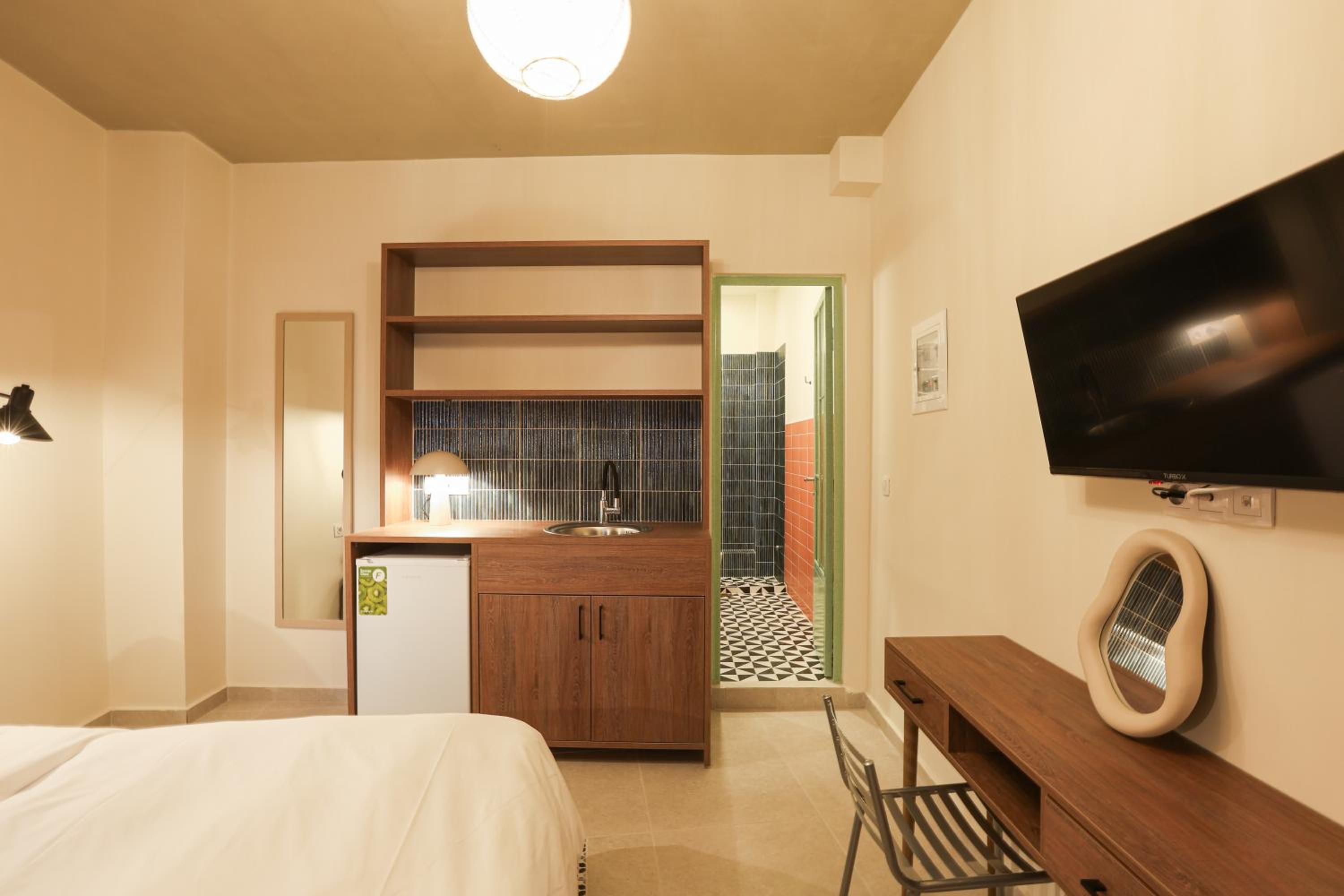 Cozy Double Room - No External View photo 3