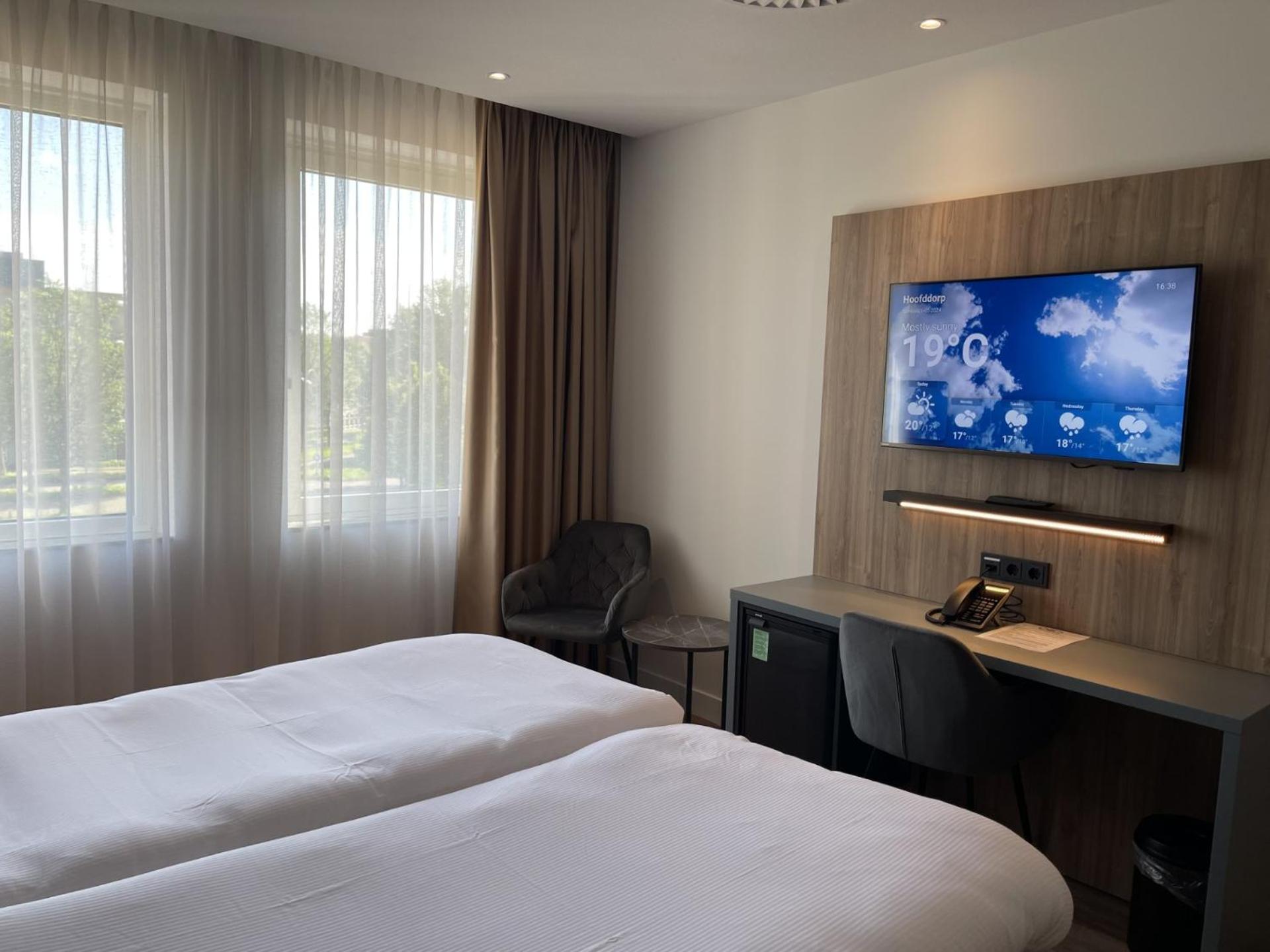 Twin Room - Photo 9