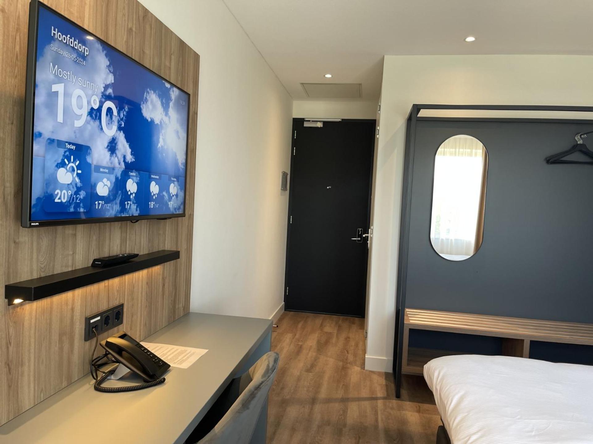 Twin Room - Photo 13
