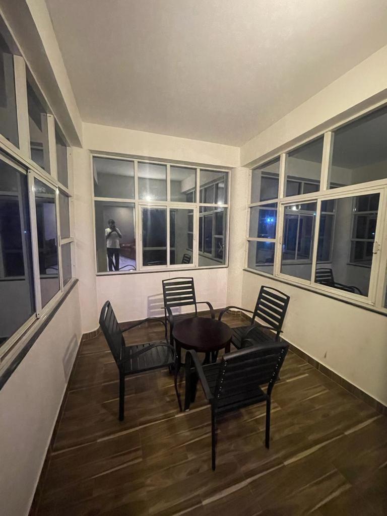 Executive Suite - Photo 3