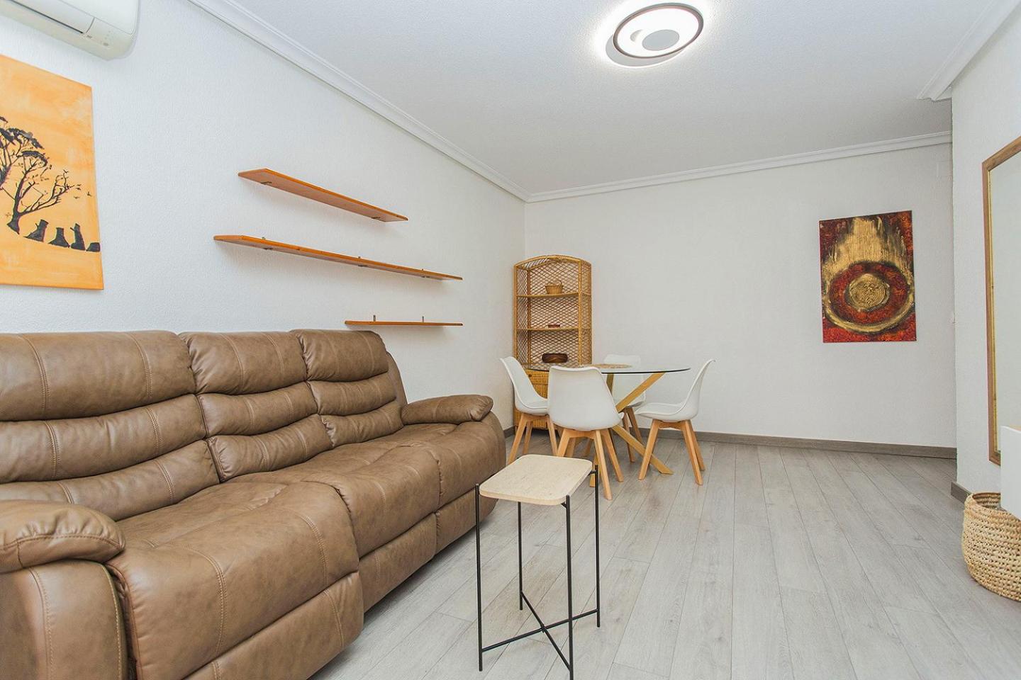 Apartamento con Balcón