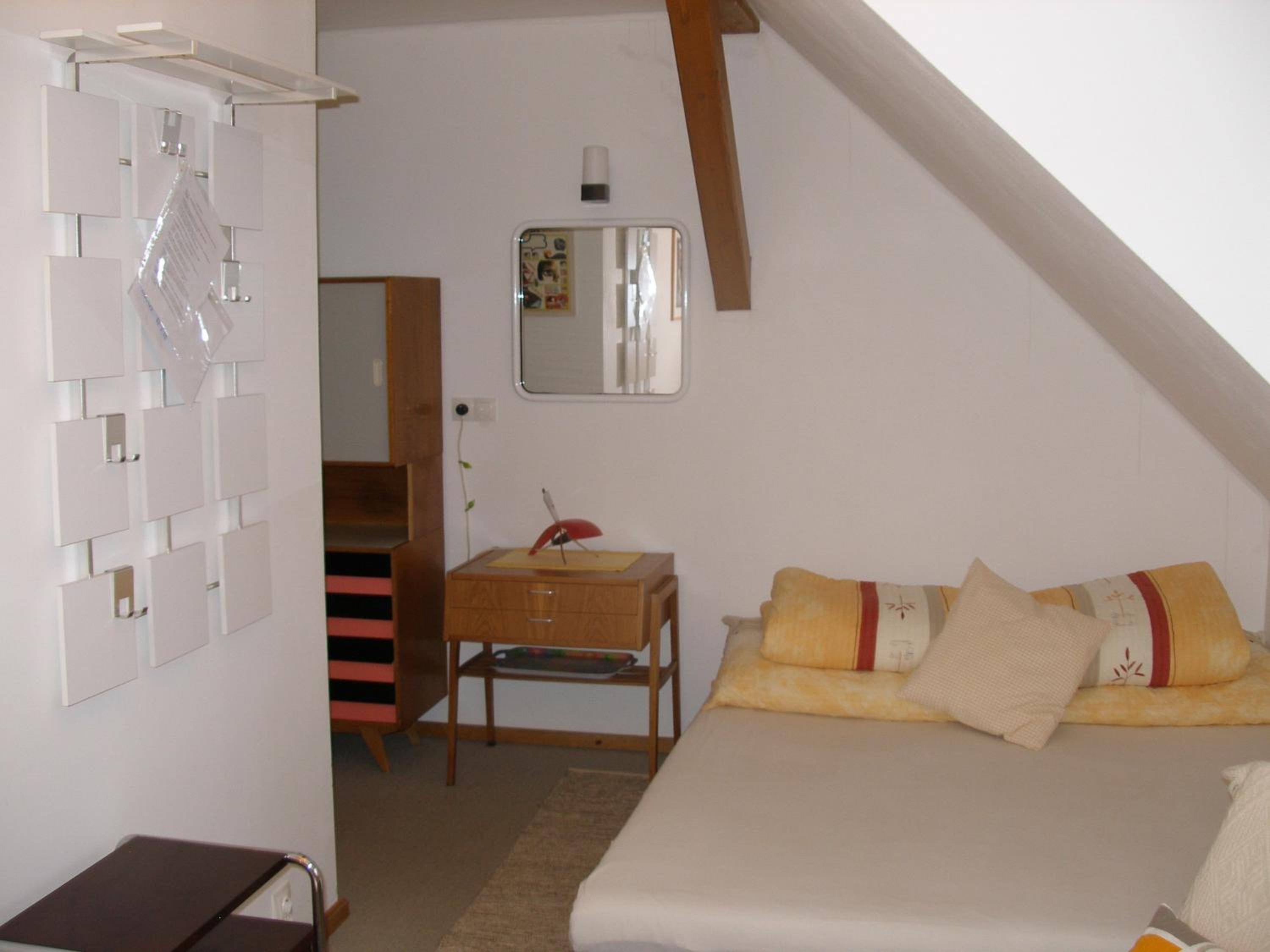 Quadruple Room with Shared Bathroom photo 2