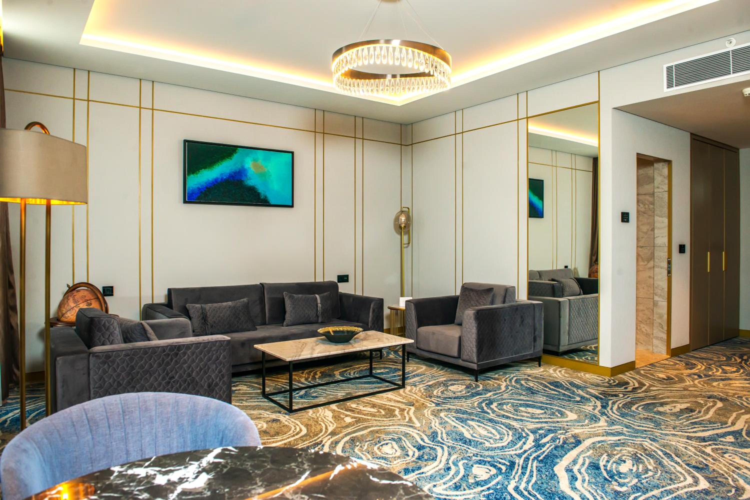 Executive King Suite - Photo 1