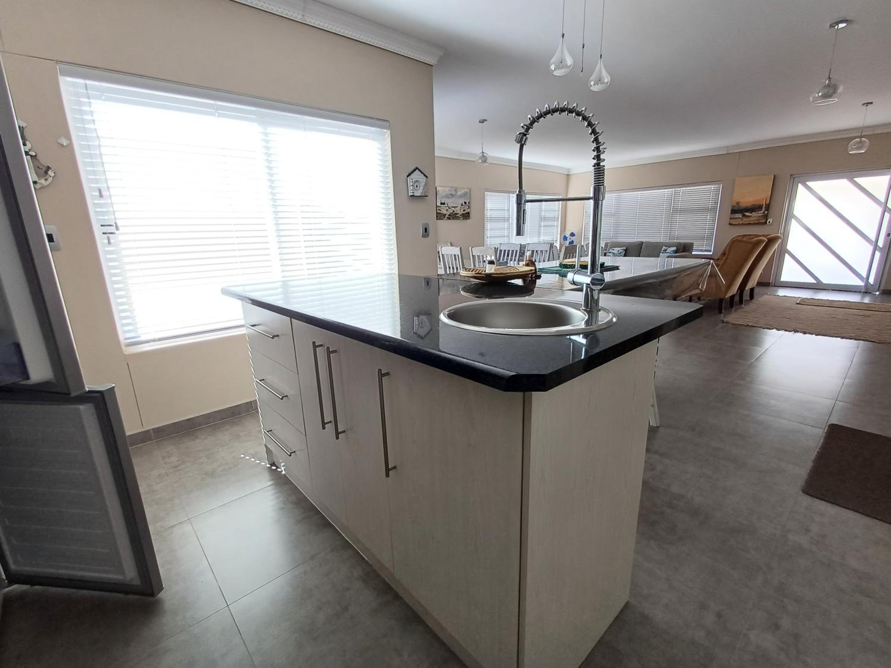 Three-Bedroom House photo 2