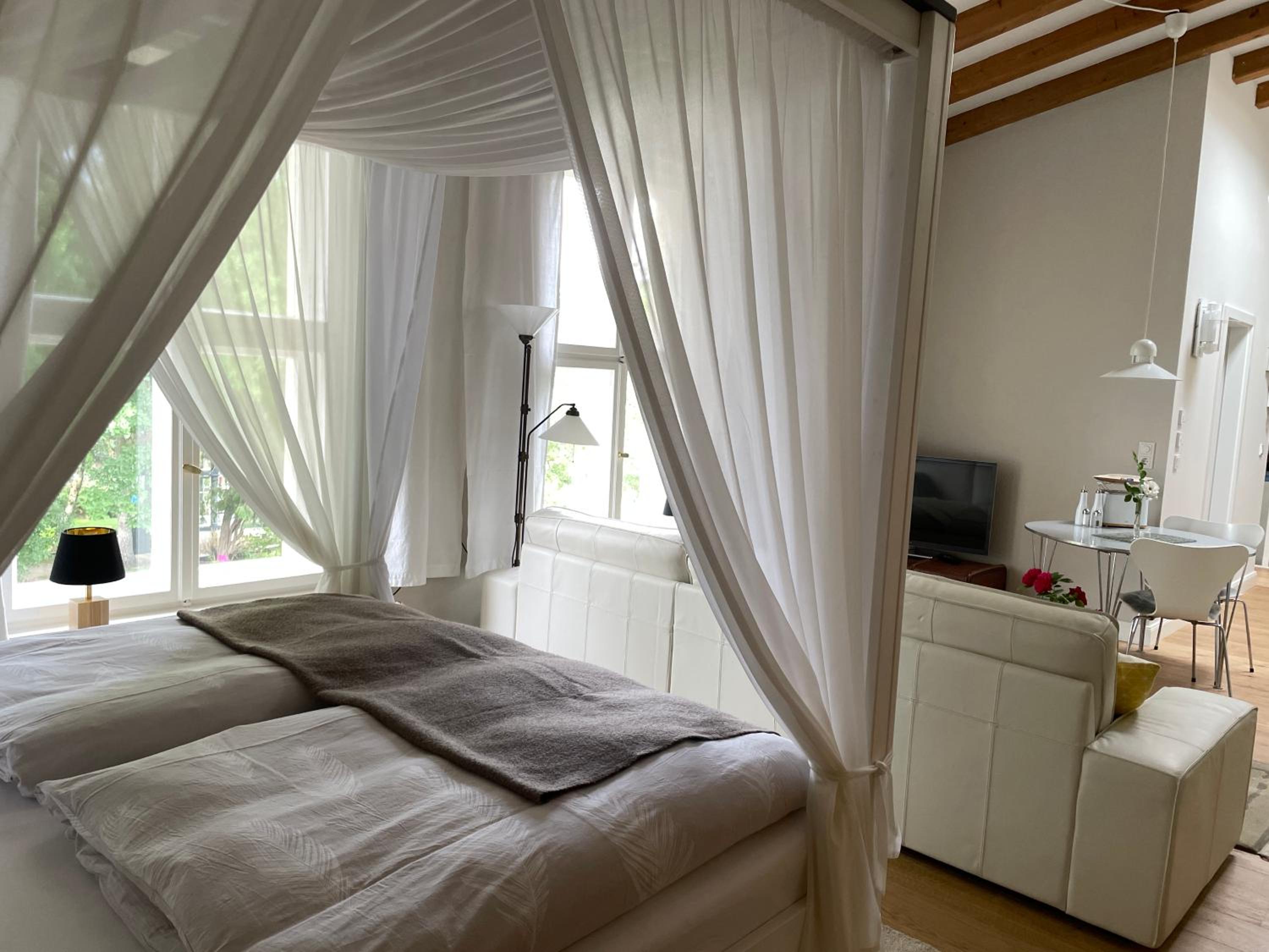 One-Bedroom Apartment with Garden View photo 2