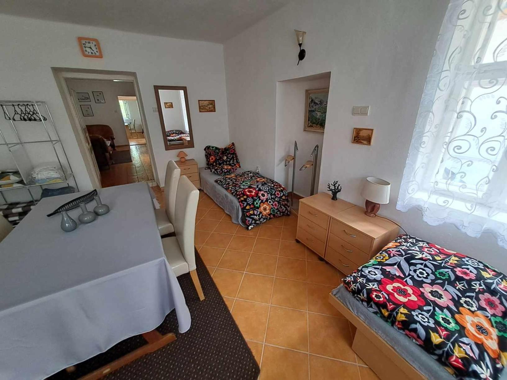 One-Bedroom House photo 2
