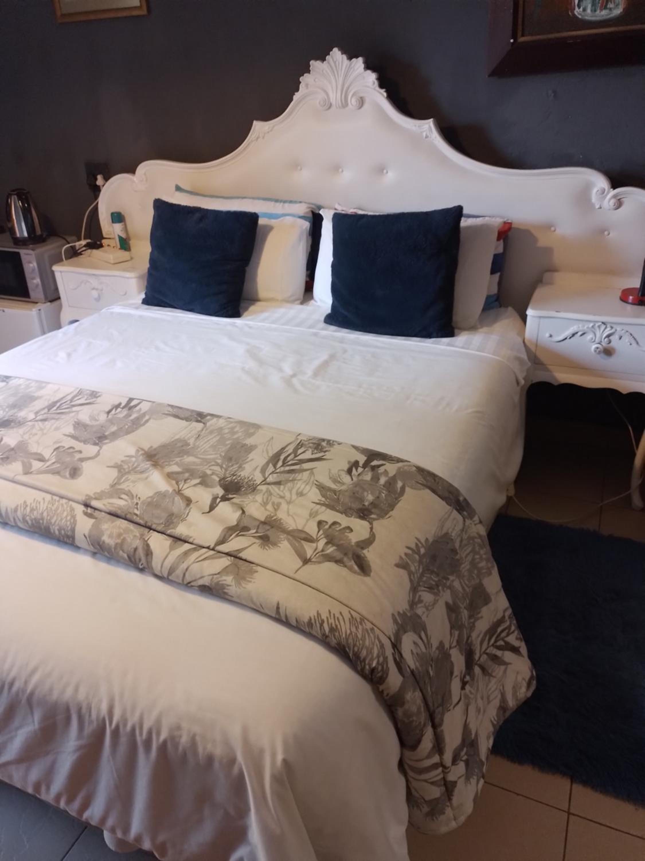 Large Double Room - Photo 10