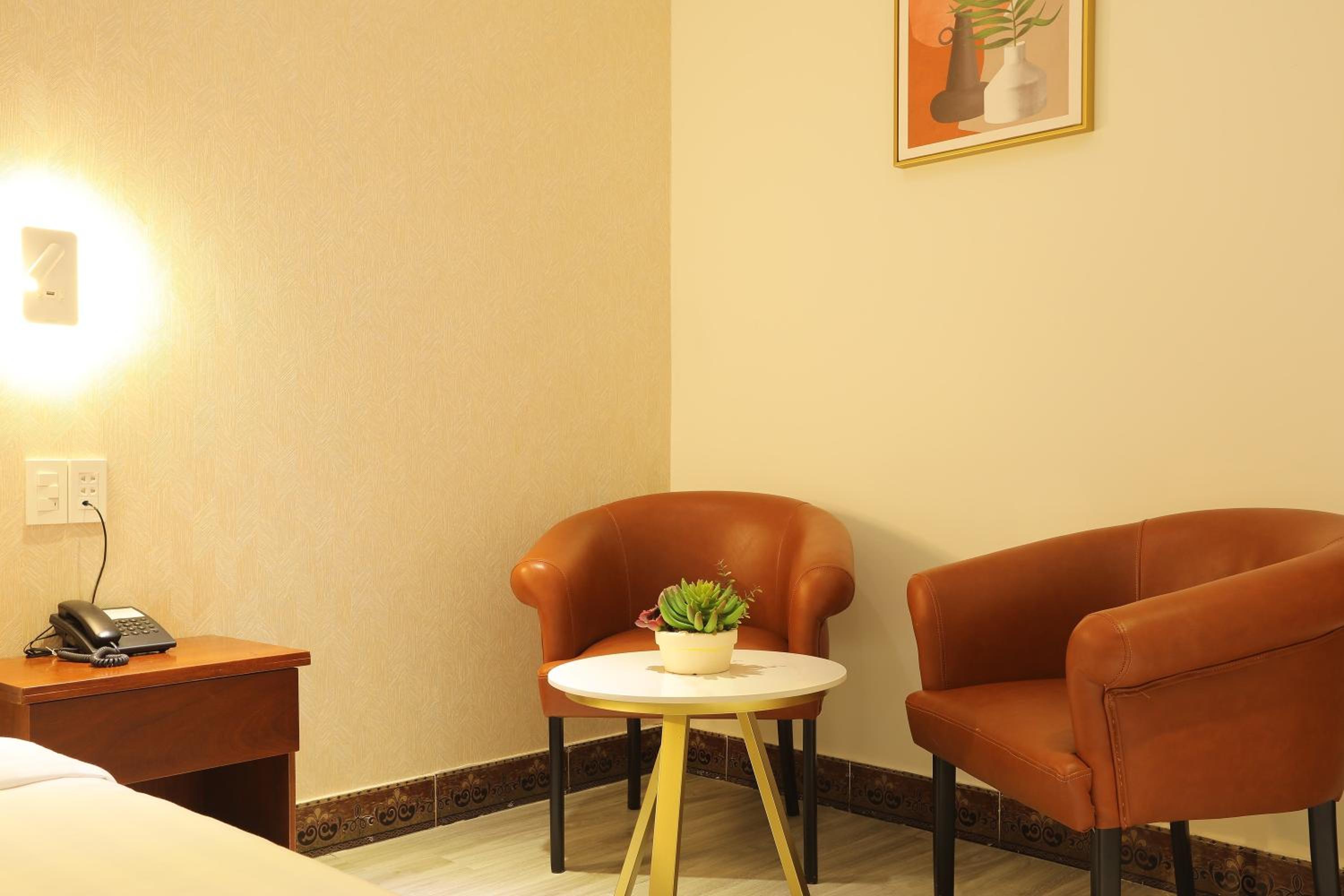 Standard Queen Room