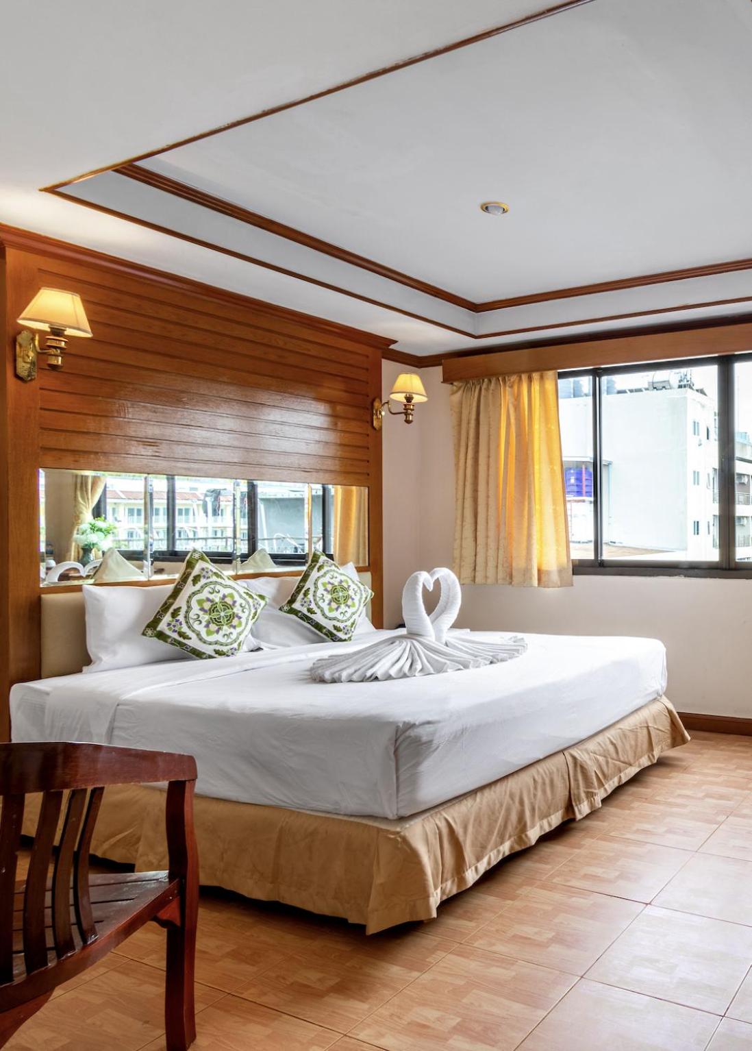 Deluxe Queen Room