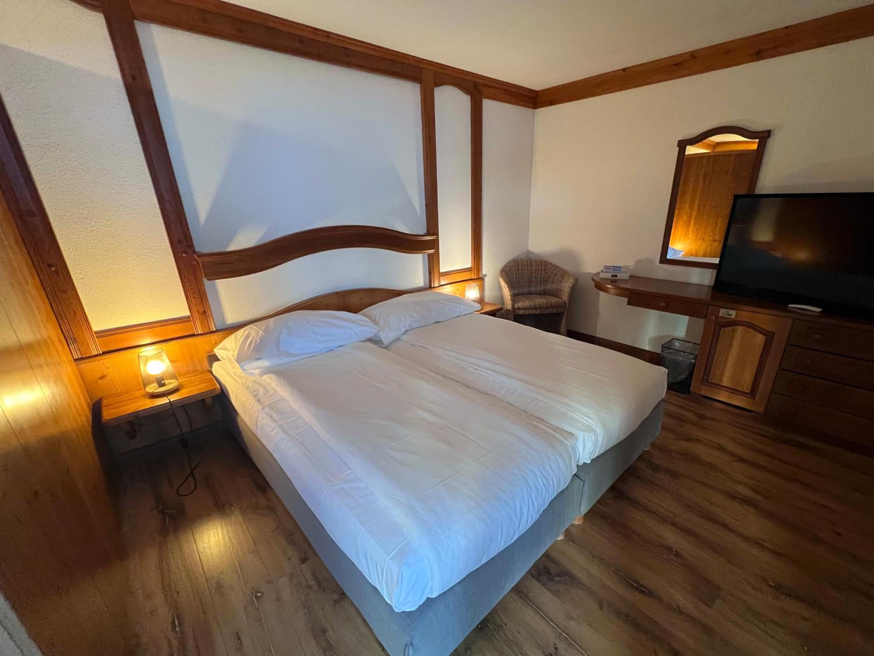 Standard Double Room - Photo 5