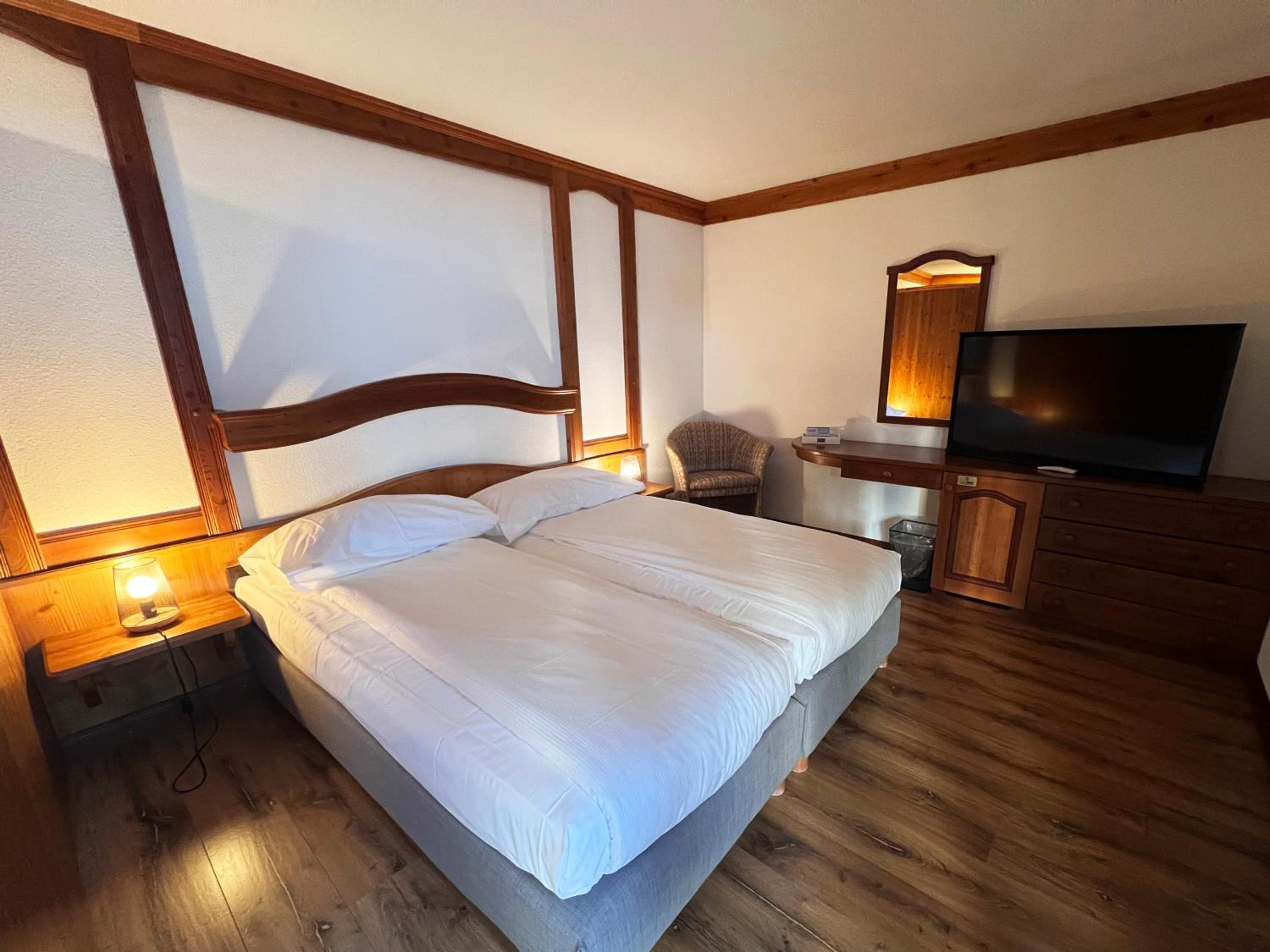 Standard Double Room - Photo 4