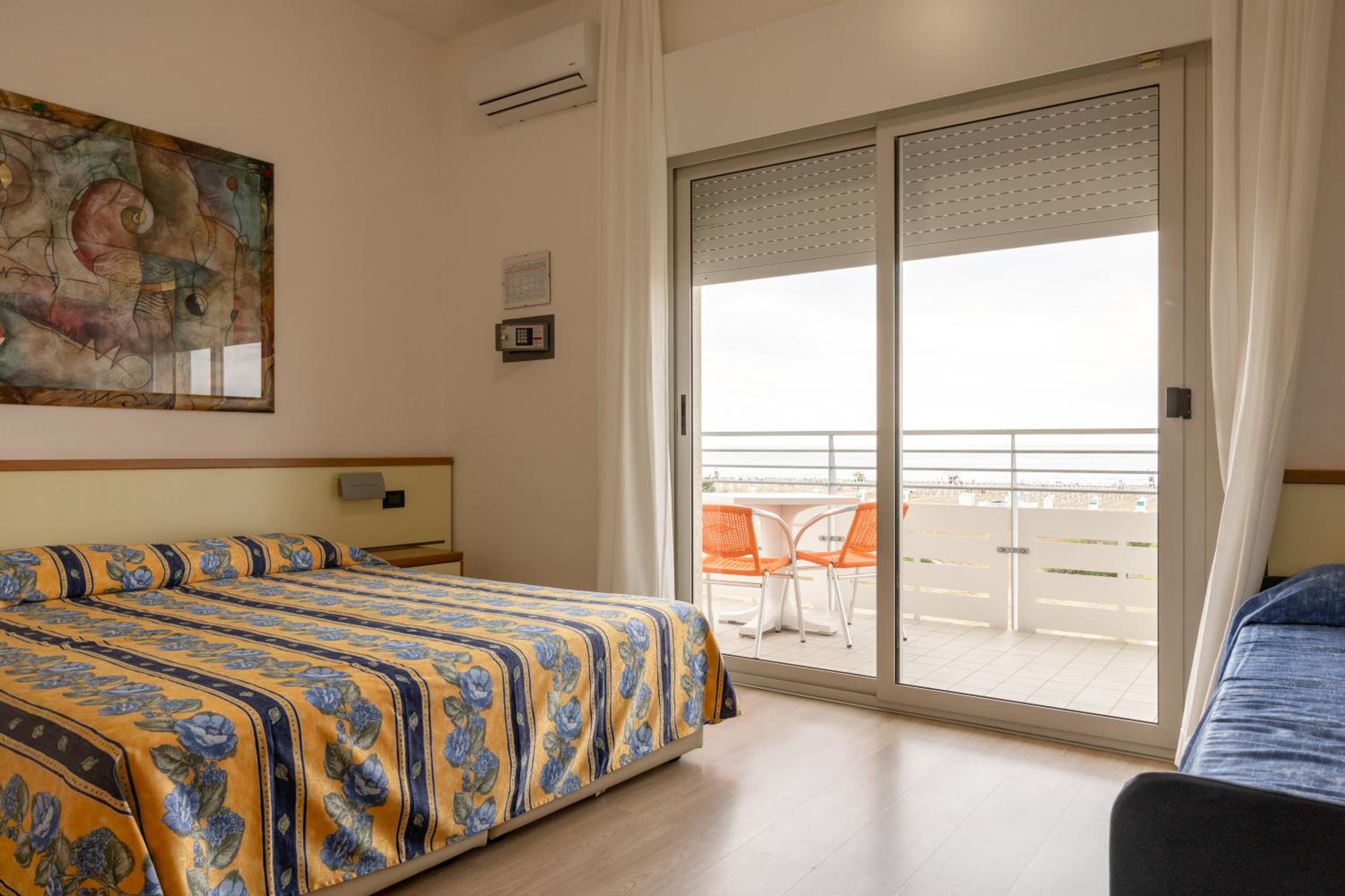Triple Room with Balcony - Sea Front