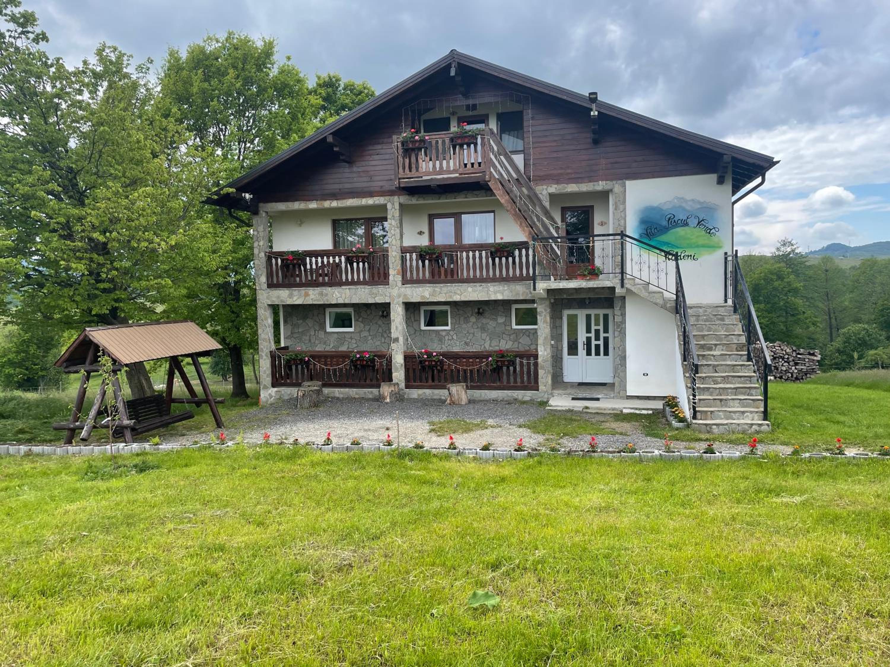 Four-Bedroom House photo 2