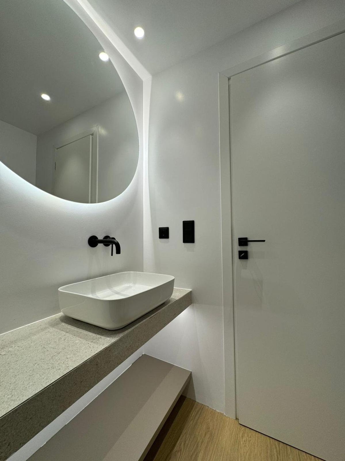 Two-Bedroom Apartment with Balcony photo 3