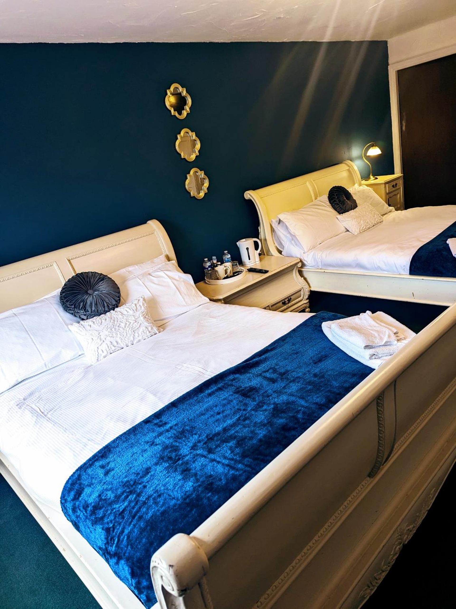 Double Room with Two Double Beds photo 2