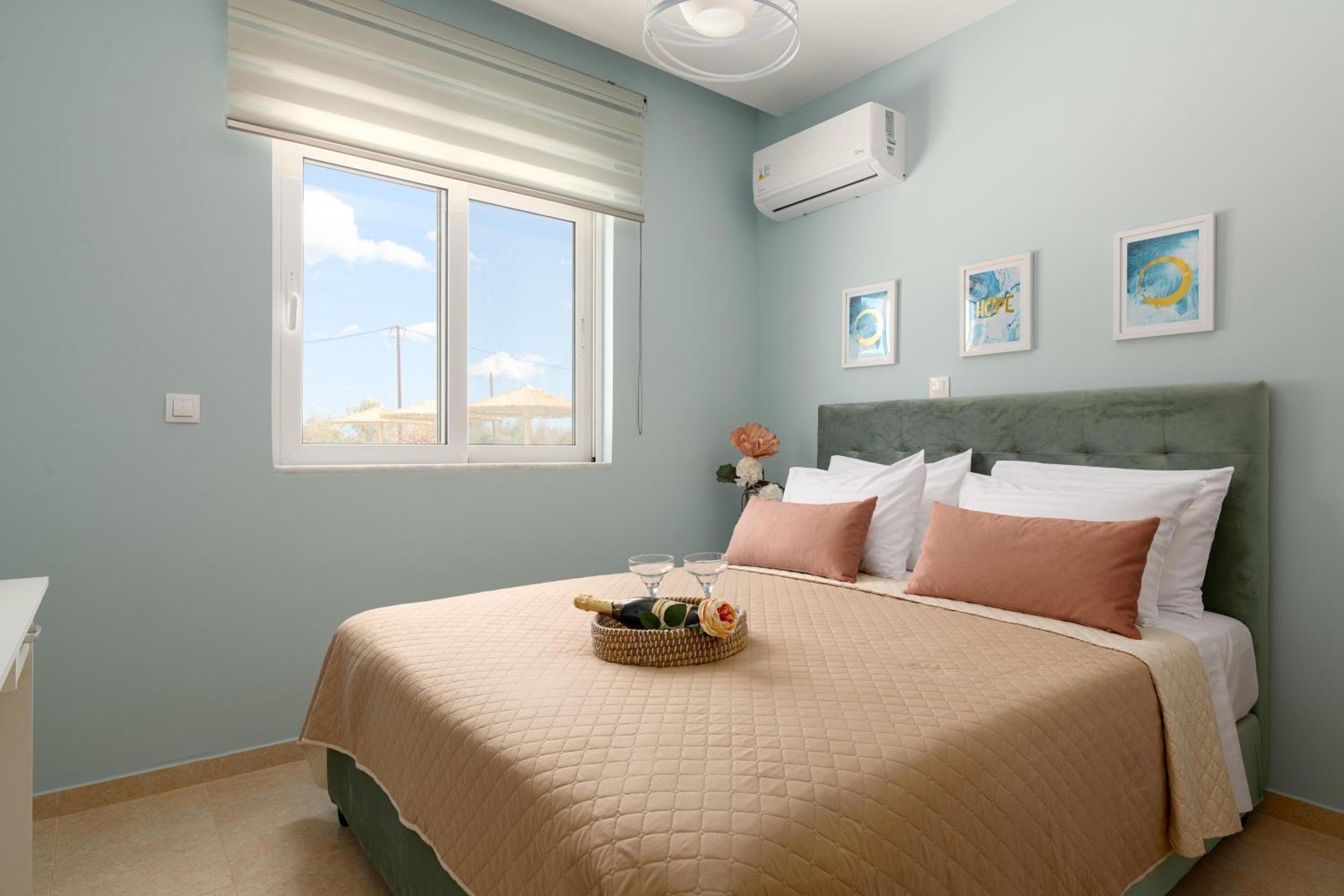 Three-Bedroom Villa photo 1