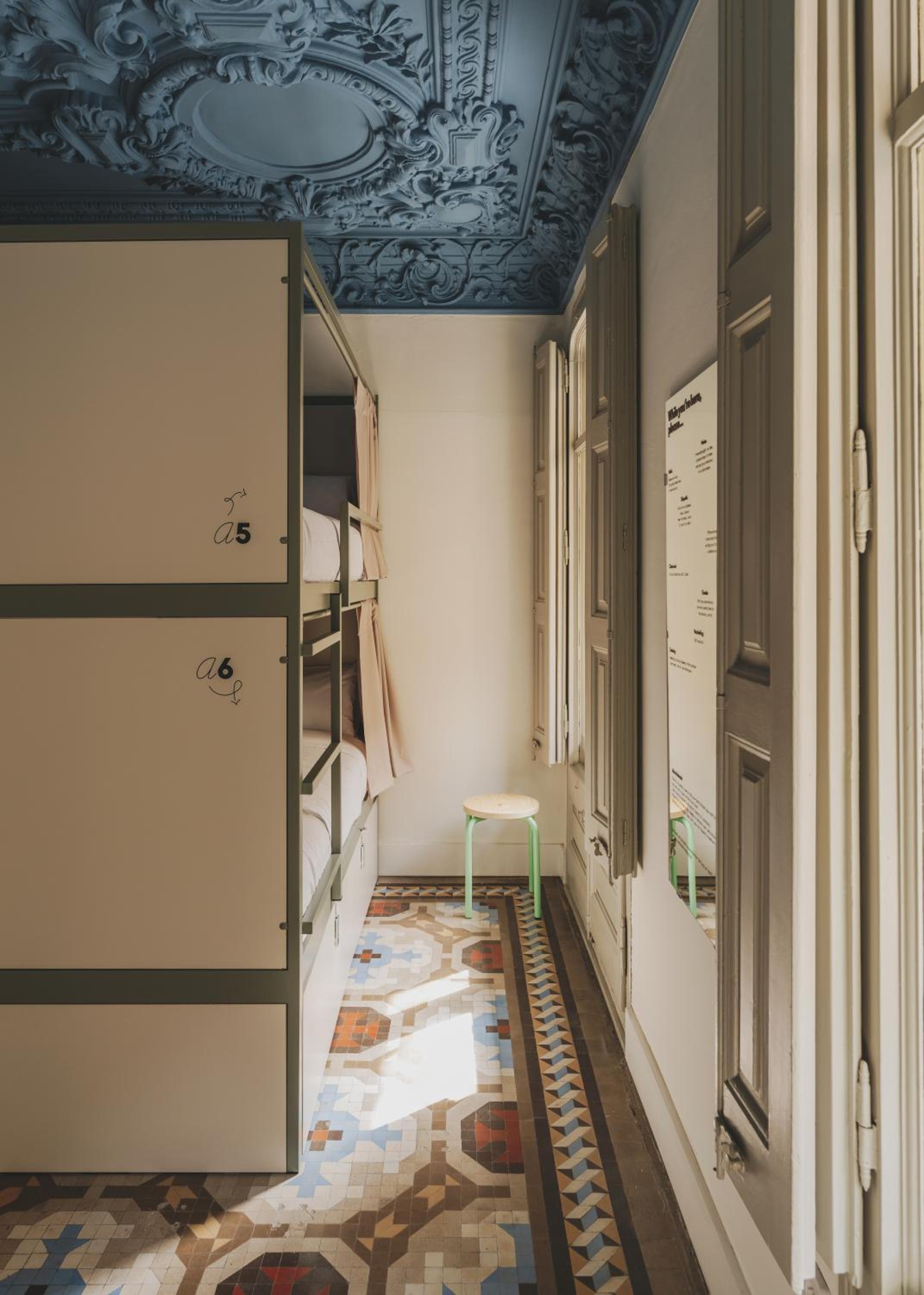Bed in 6-Bed Mixed Dormitory Room photo 3