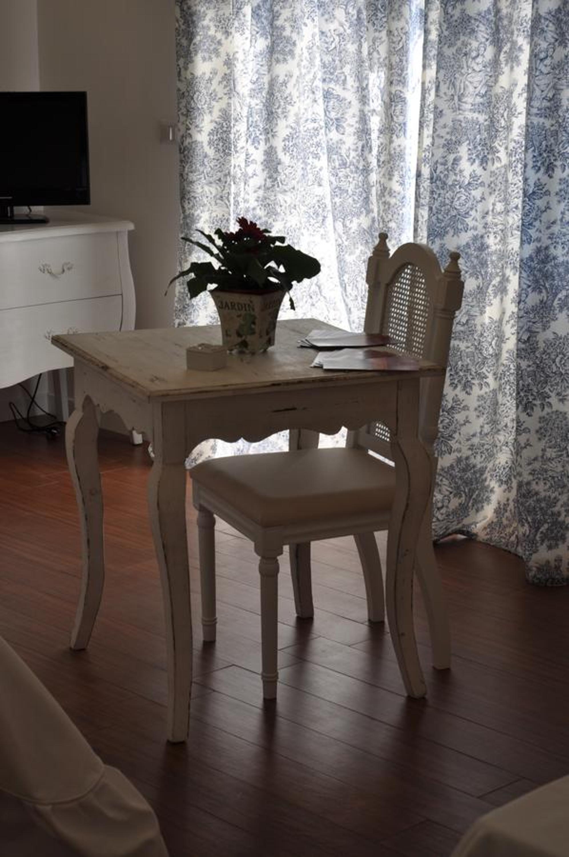 Quadruple Room with Private Bathroom - Photo 8