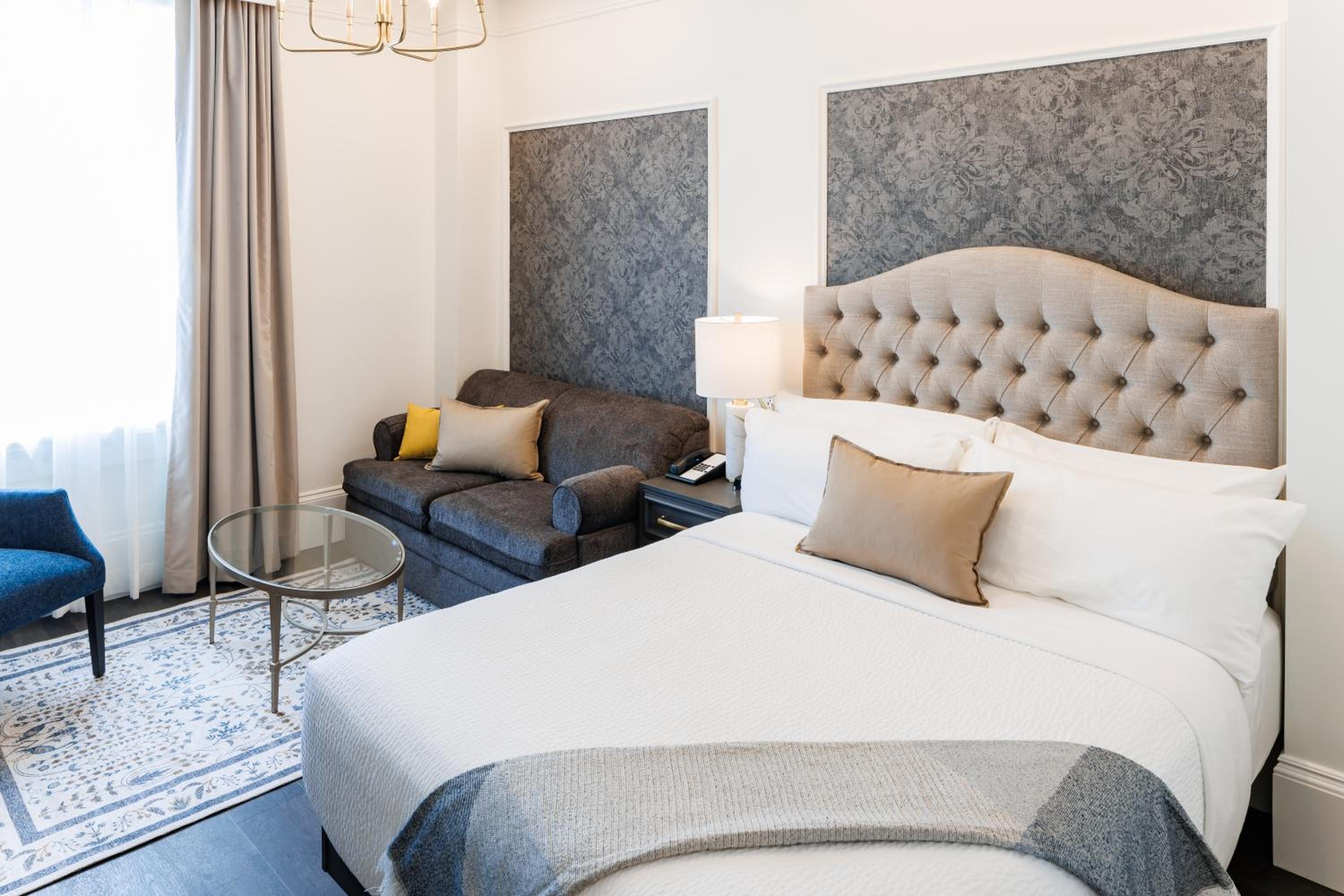 Executive Queen Room - Photo 1