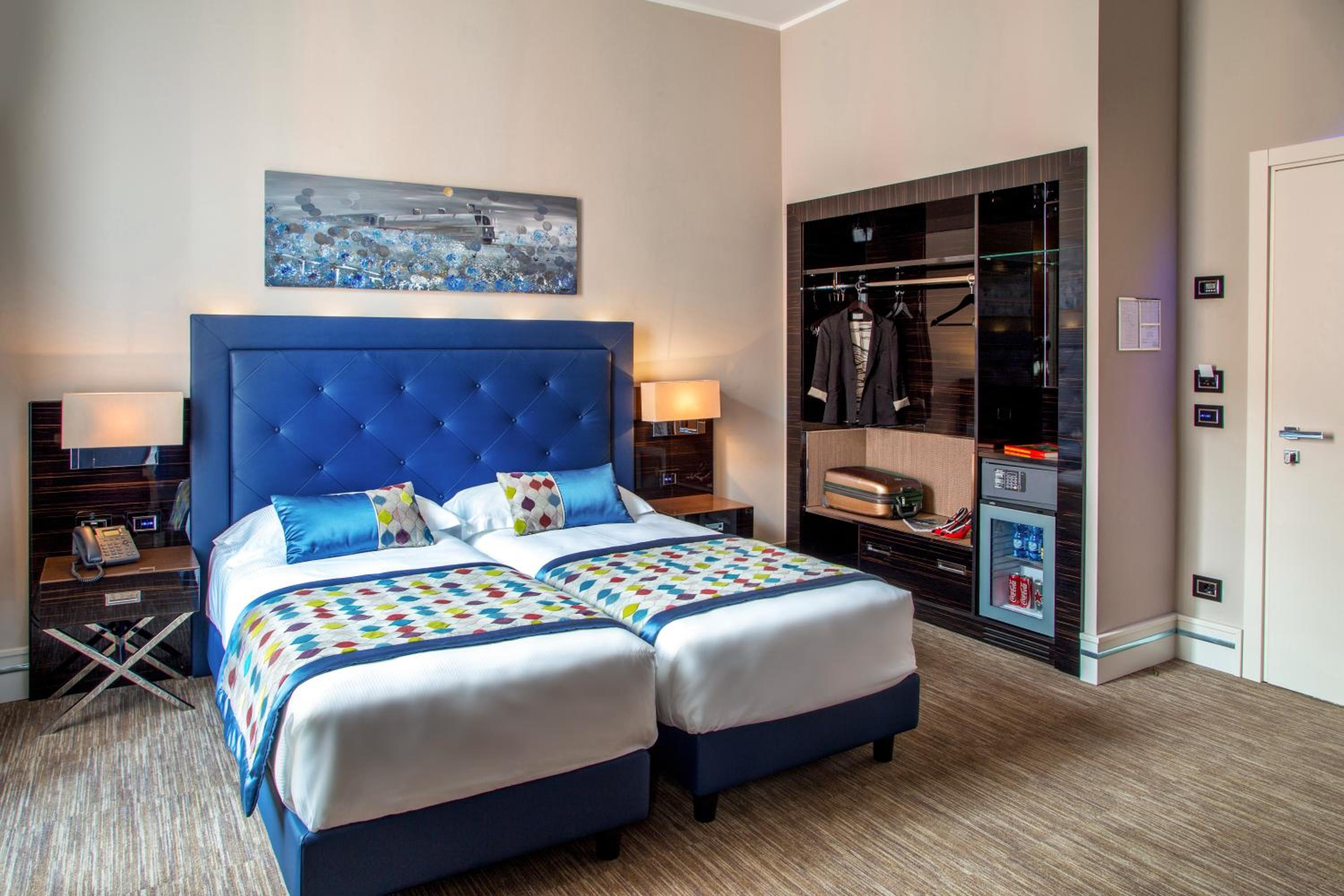 Standard Double or Twin Room thumbnail 5