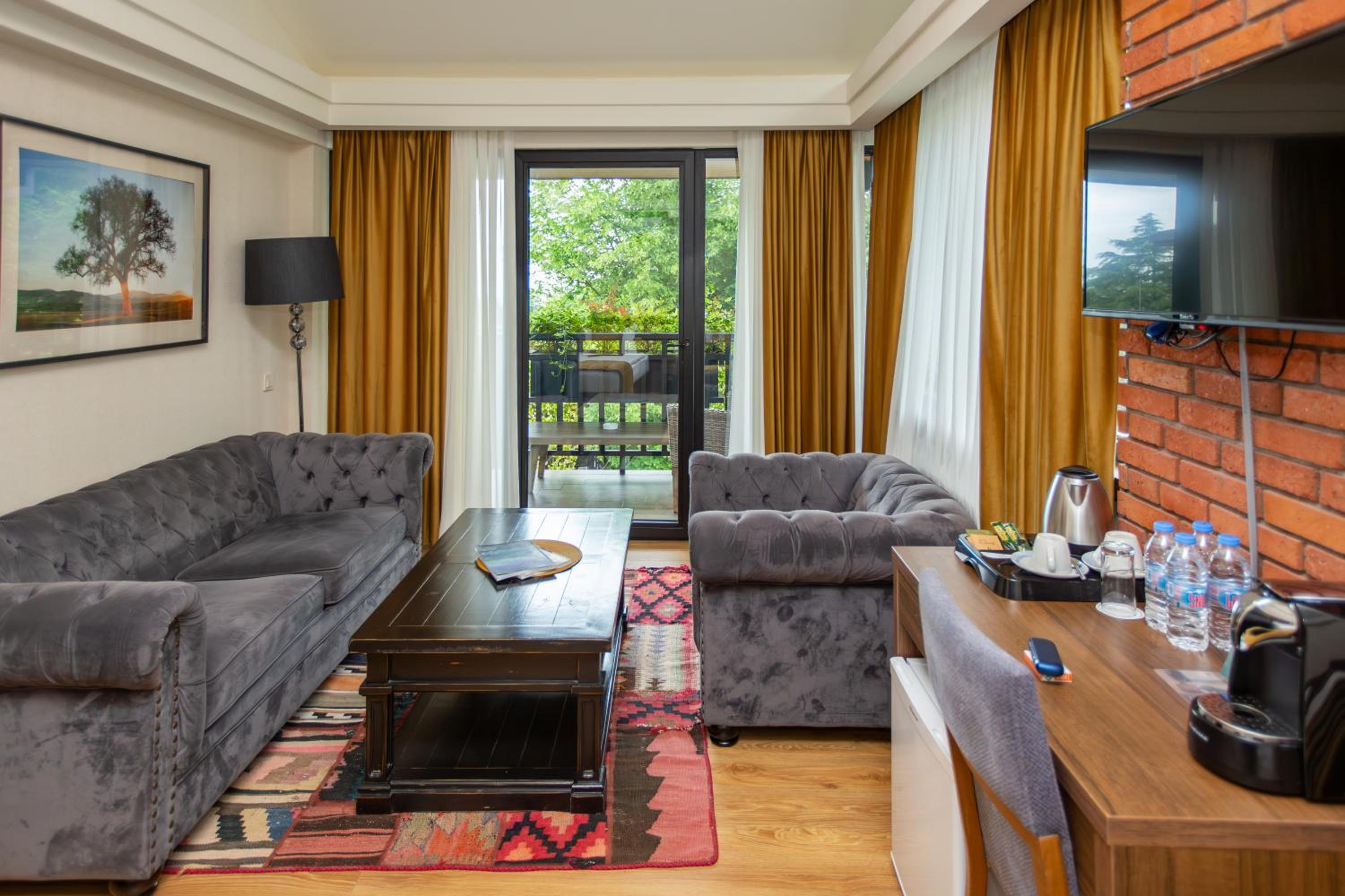 Family Room - Photo 8