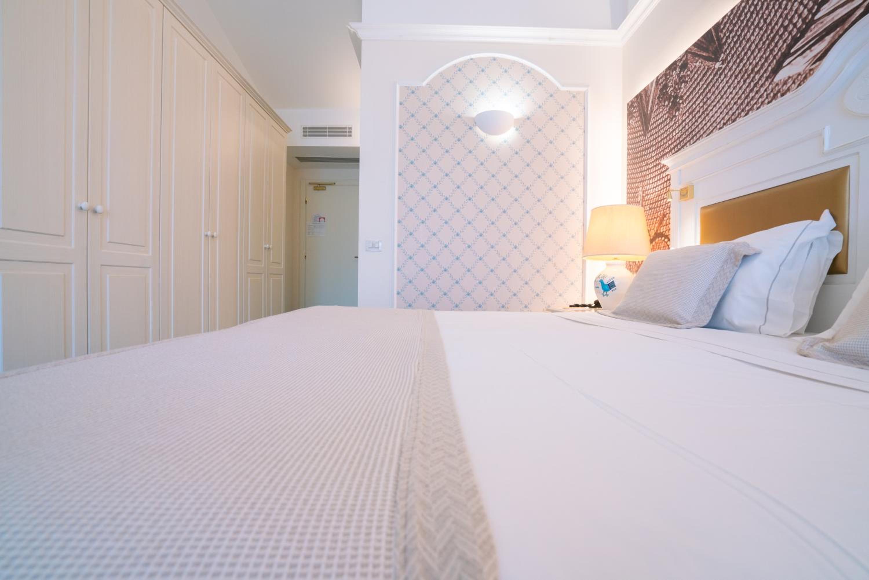 Superior Double or Twin Room - Photo 3